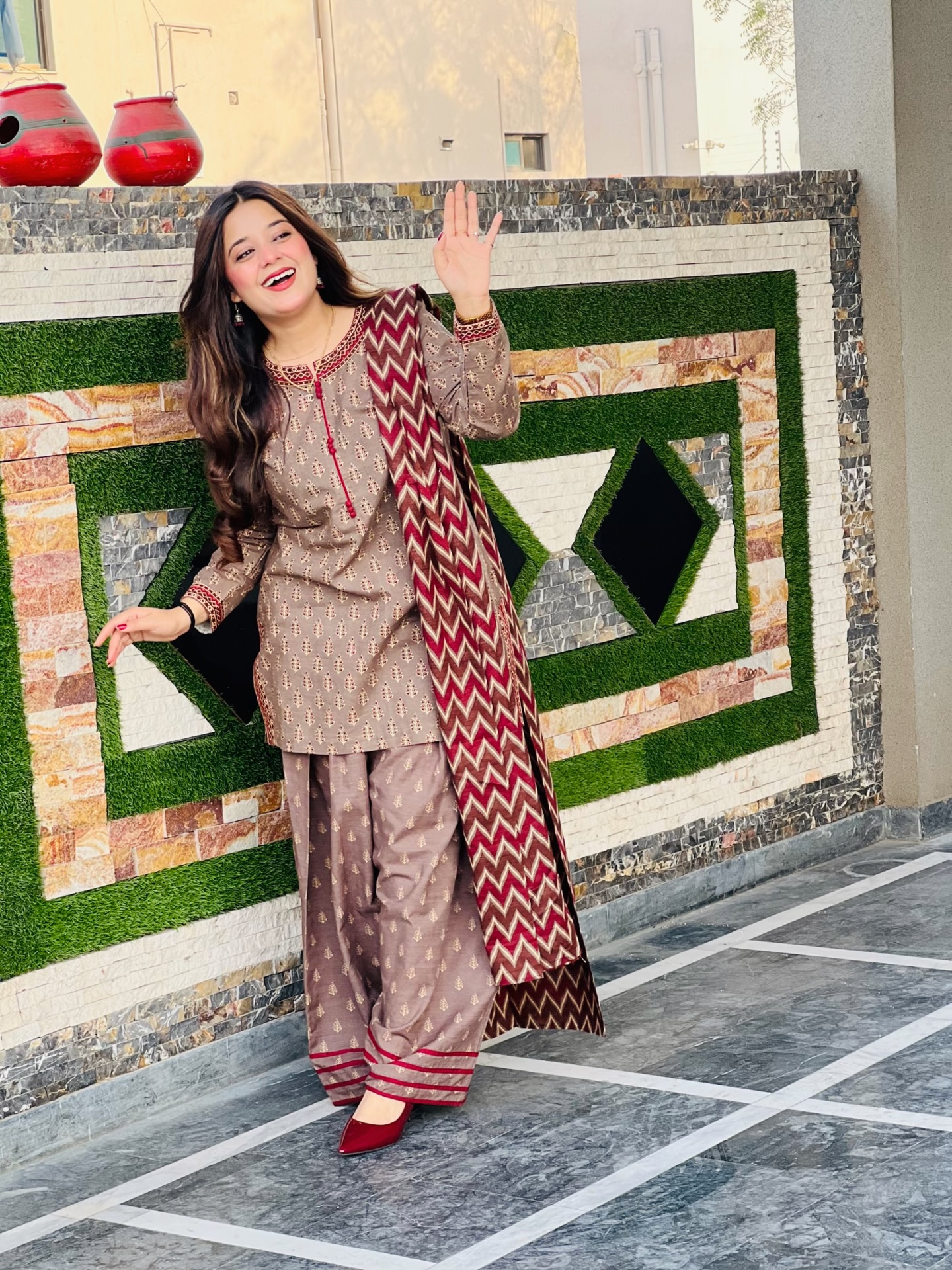 Farshi Three Piece Set - Image 3