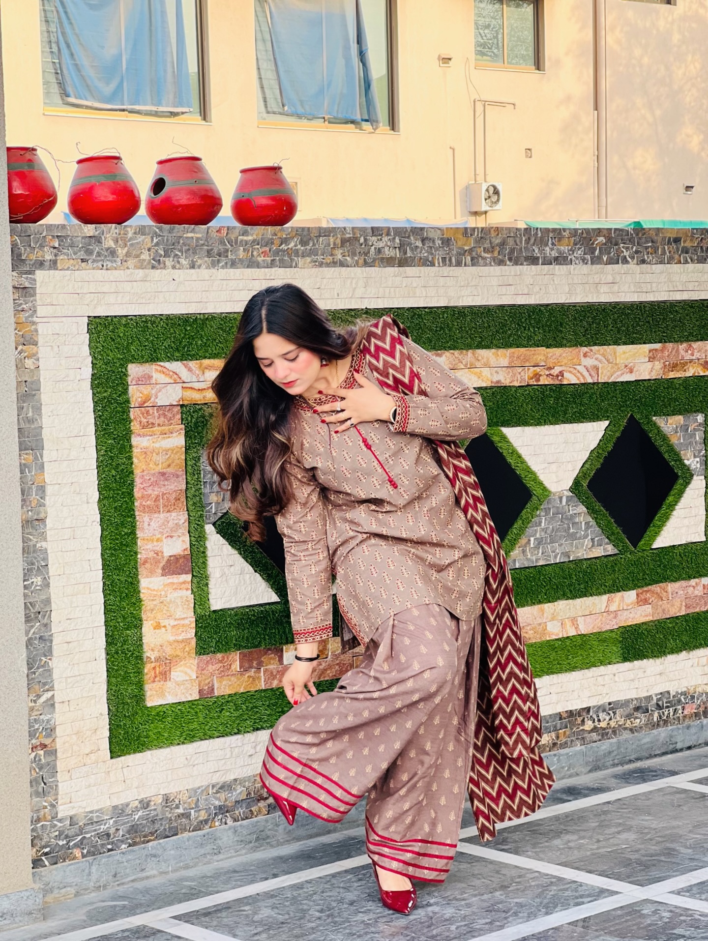 Farshi Three Piece Set - Image 5