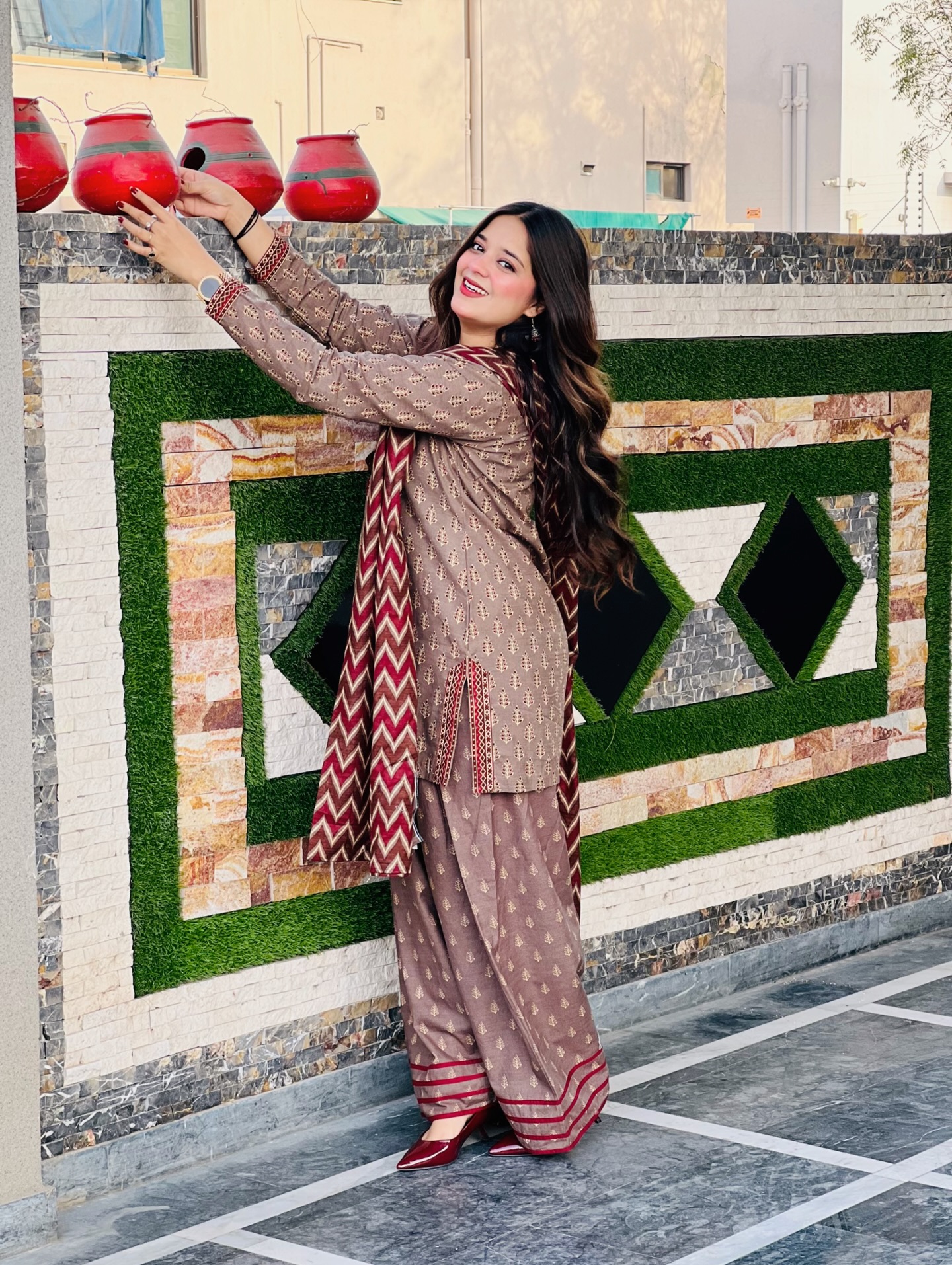 Farshi Three Piece Set - Image 4