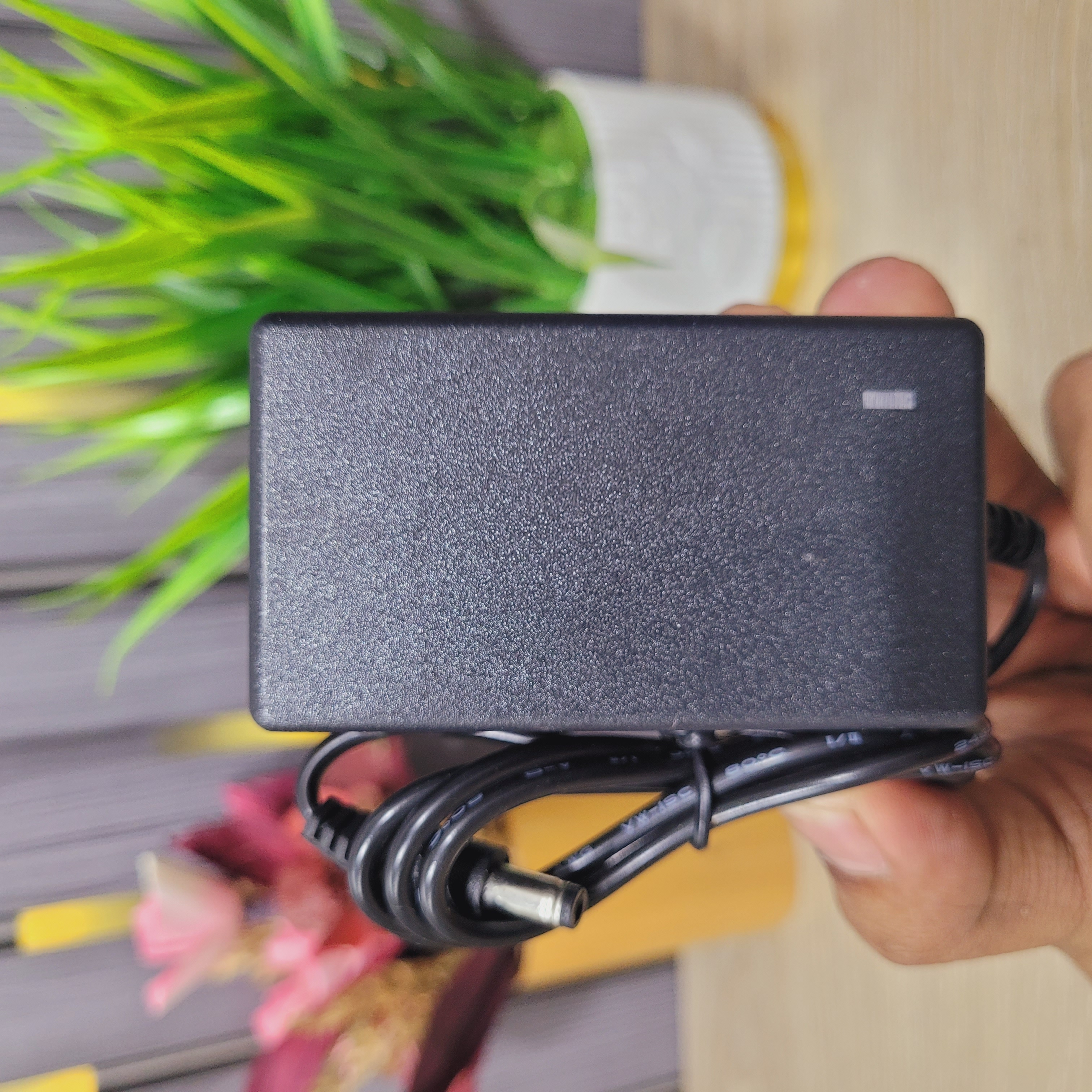 14.6V 2A Li-ion LiFePO4 Battery Charger DC Power Adapter for 4S 12V Battery Pack_img_1