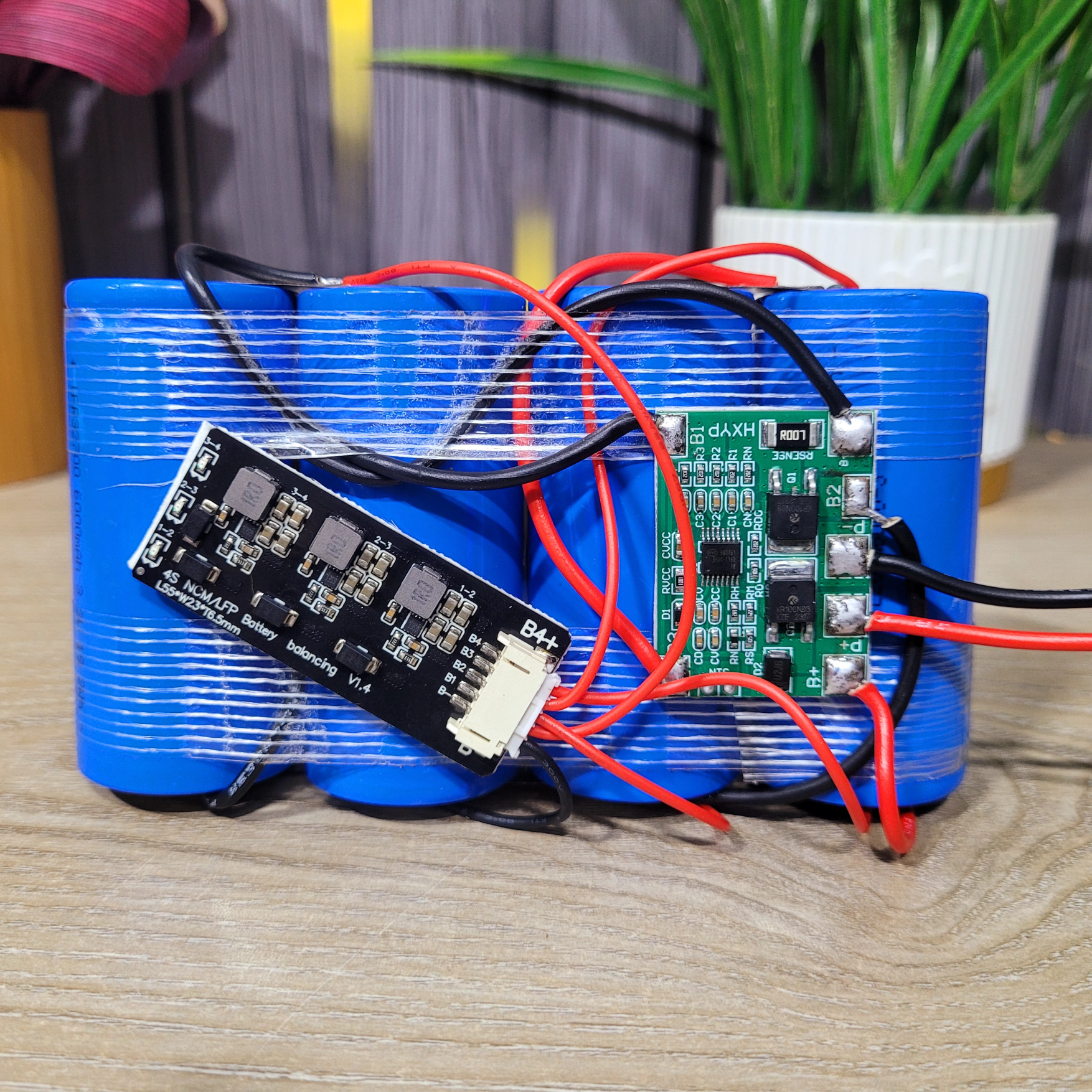 12V 5Ah LiFePO4 Battery Pack with 15A BMS and 1.5A Active Balancer Used Battery