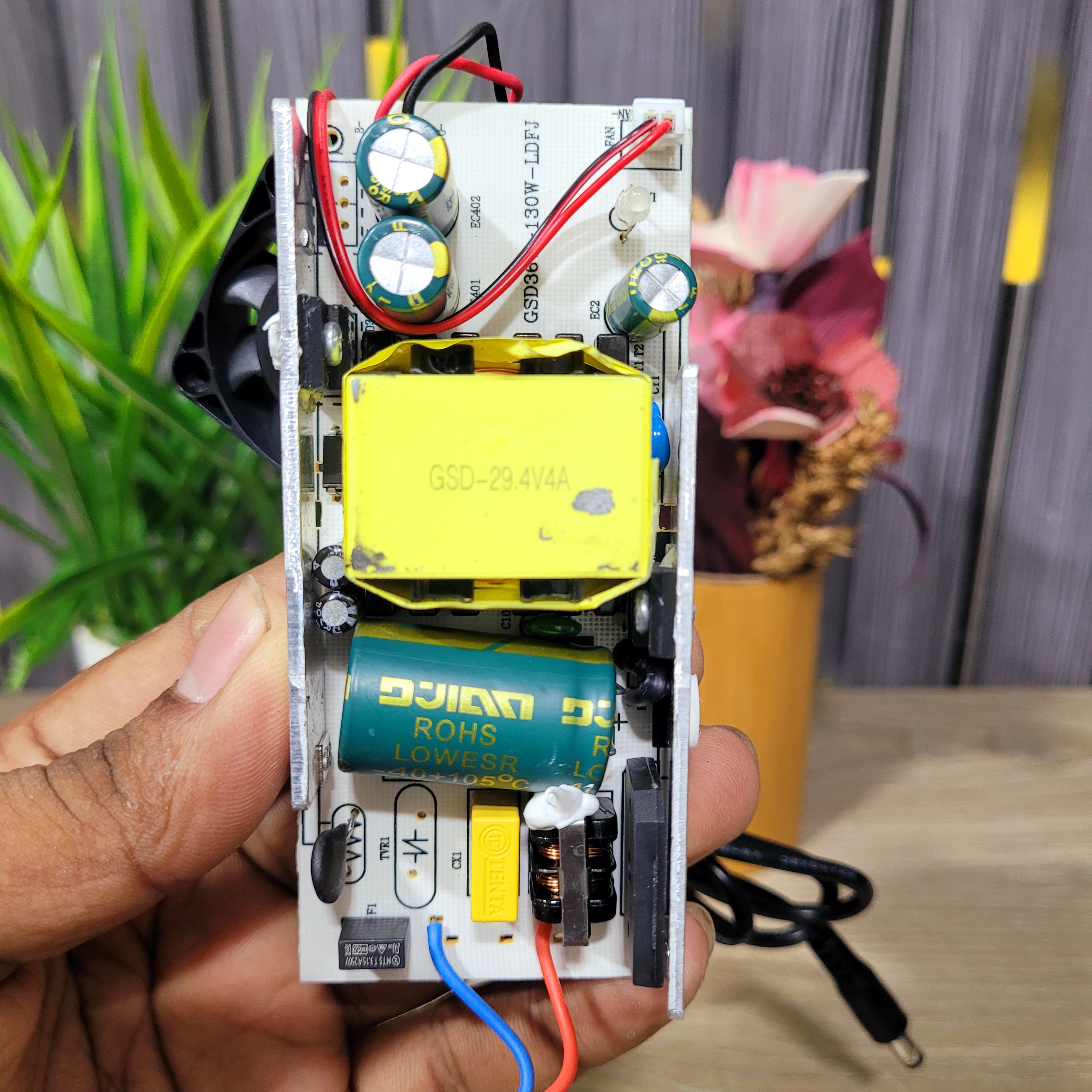 24V 4A LiFePO4 Li-ion Battery Charger 29.2V 29.4V Output_img_2