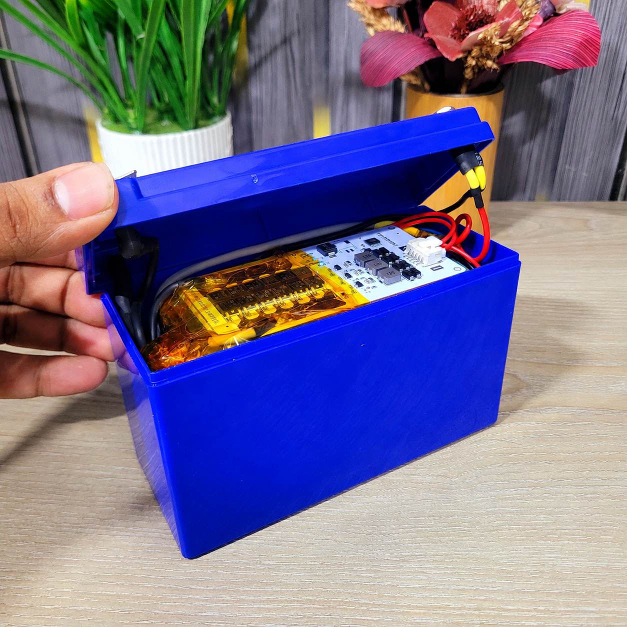 12V 12Ah LiFePO4 Battery 50A BMS 1.2A Active Balancer with Extra DC Female Port 32700 8P Battery Pack