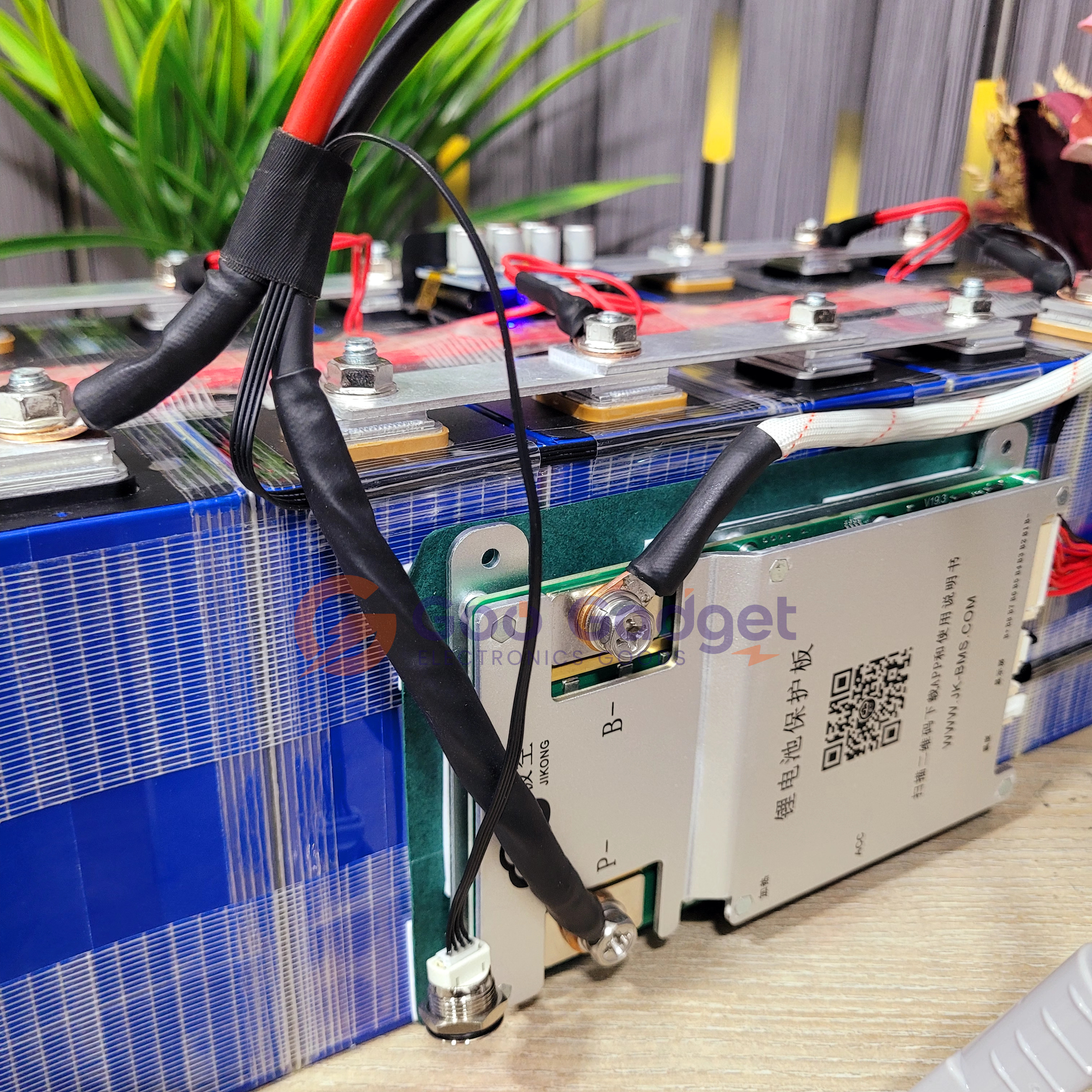12V 228Ah LiFePO4 Prismatic Battery With JK 100A Smart BMS & 1A + 6A Active Balancer_img_6