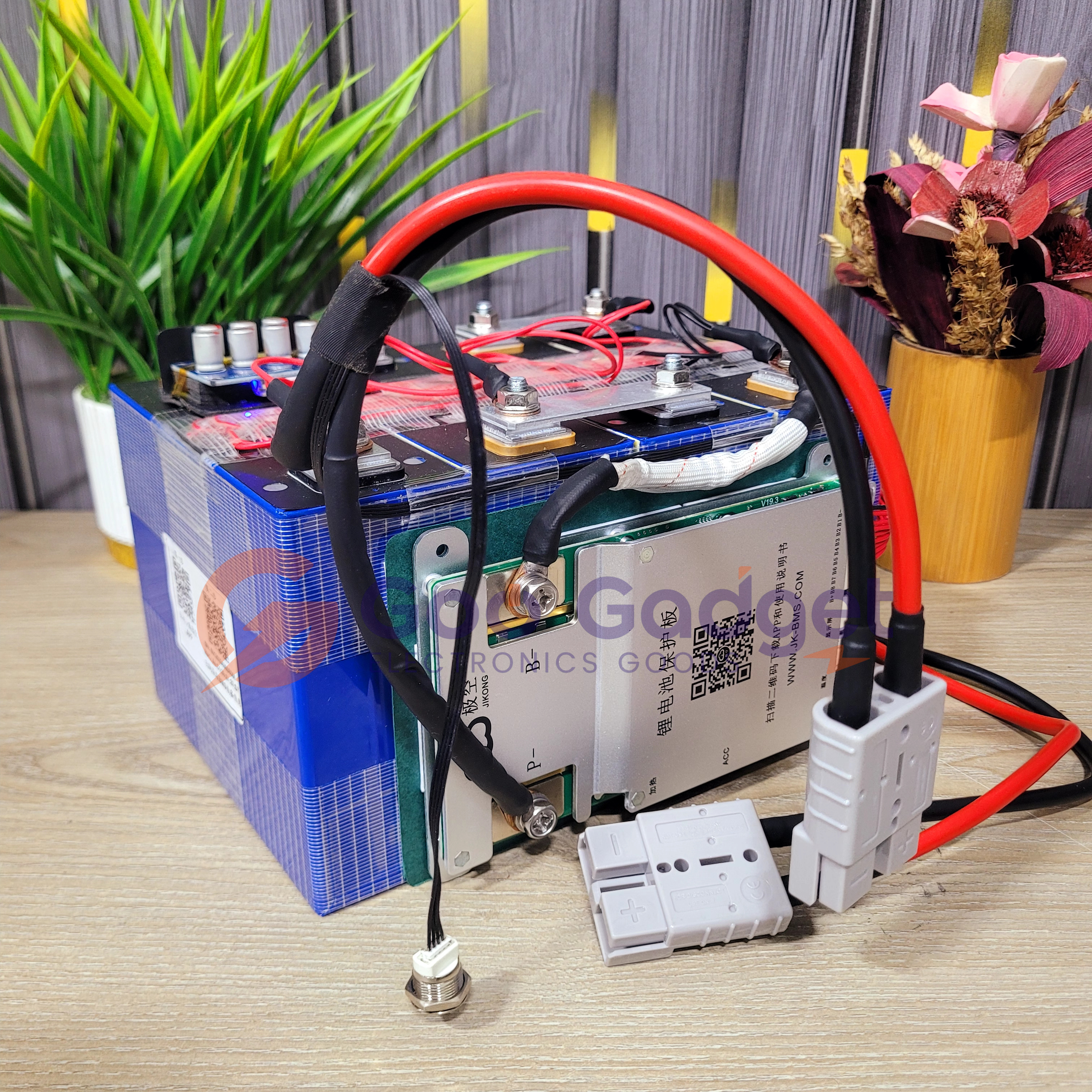 12V 114Ah LiFePO4 Rechargeable Battery Pack with JK 100A Smart BMS & 1A Active Balancer_img_4