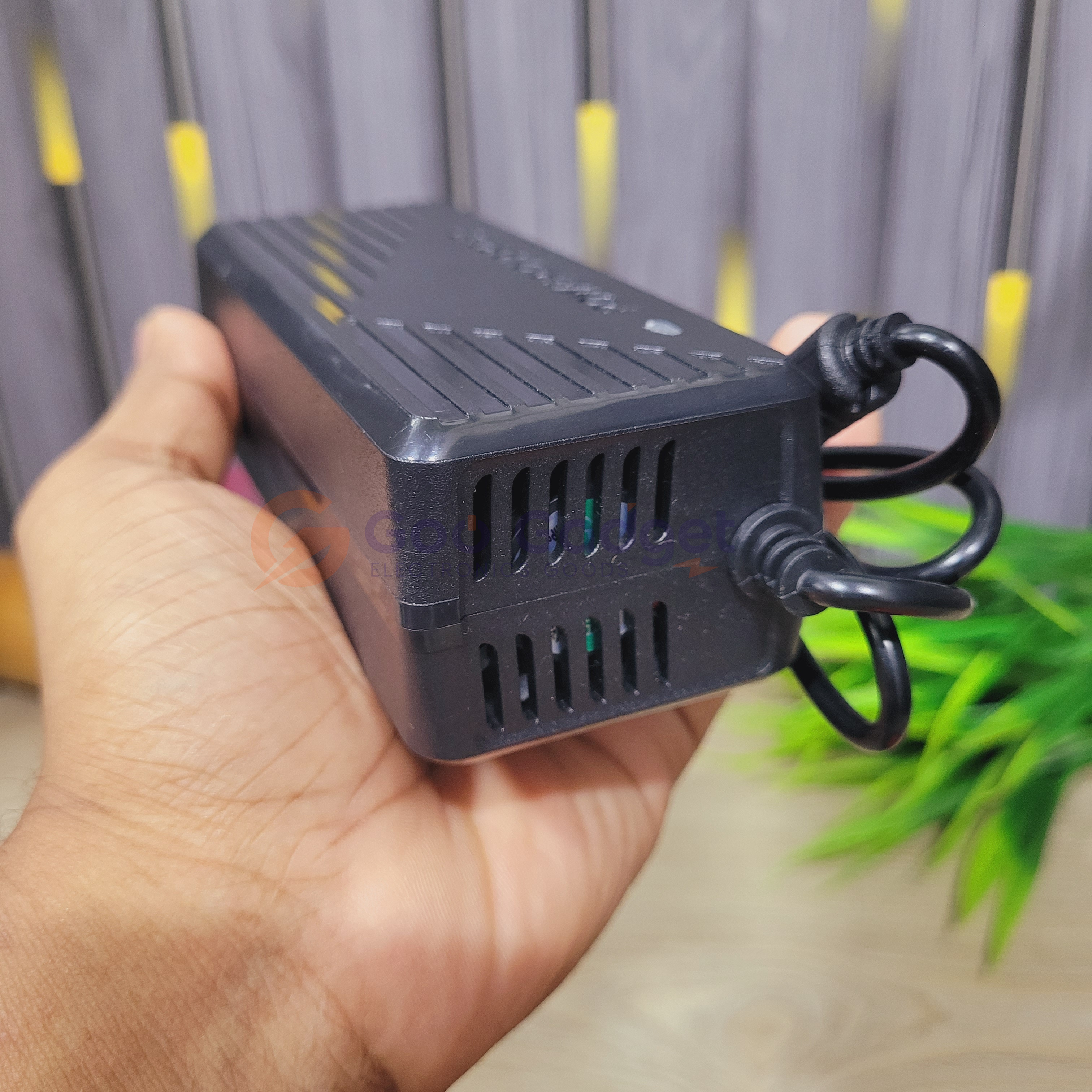 14.6V 5A Bigmax LiFePO4 Battery Charger with Cooling Fan_img_1