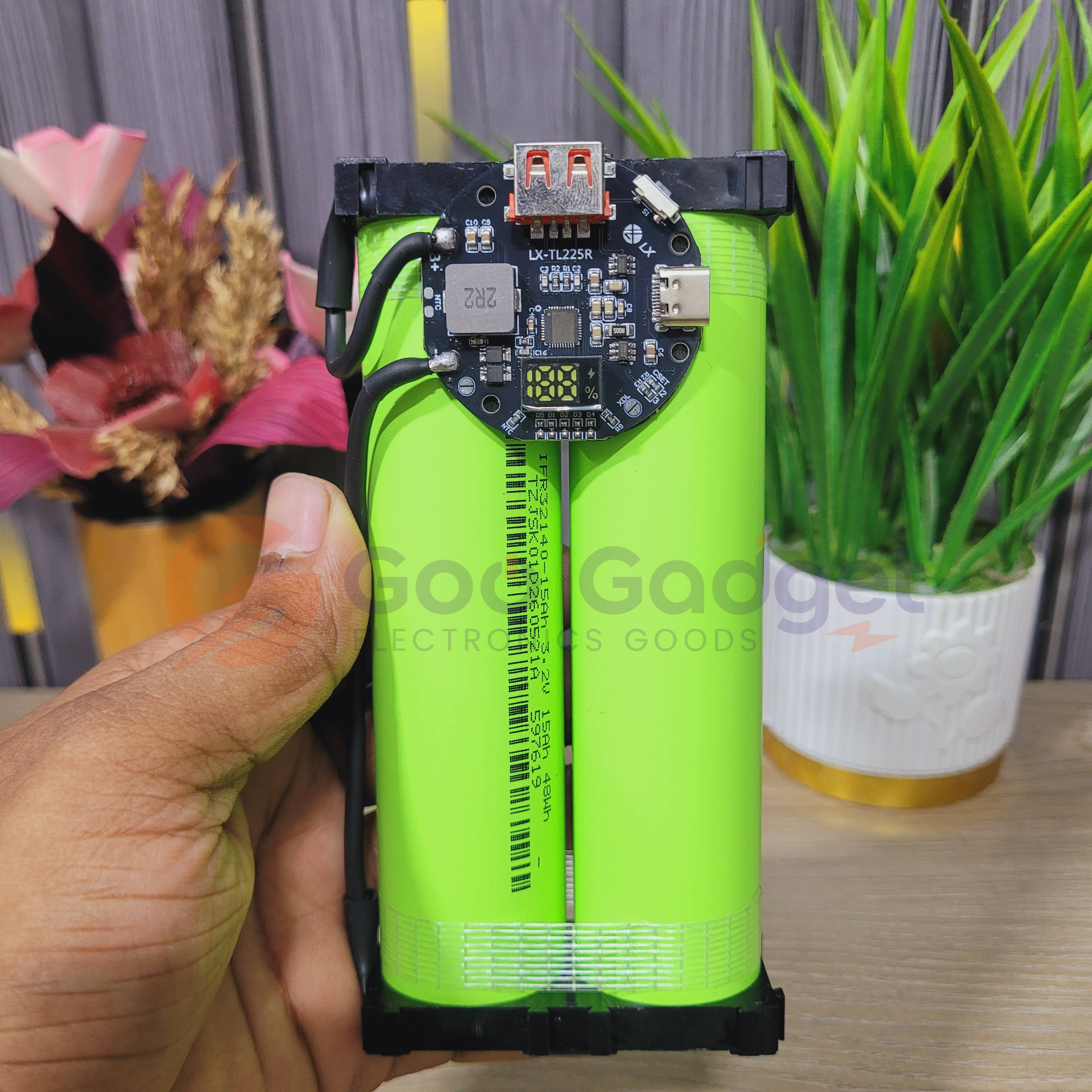 3.2V 30Ah LiFePO4 Fast Charging Power Bank with Digital Display (2×32140 Battery Pack)_img_2