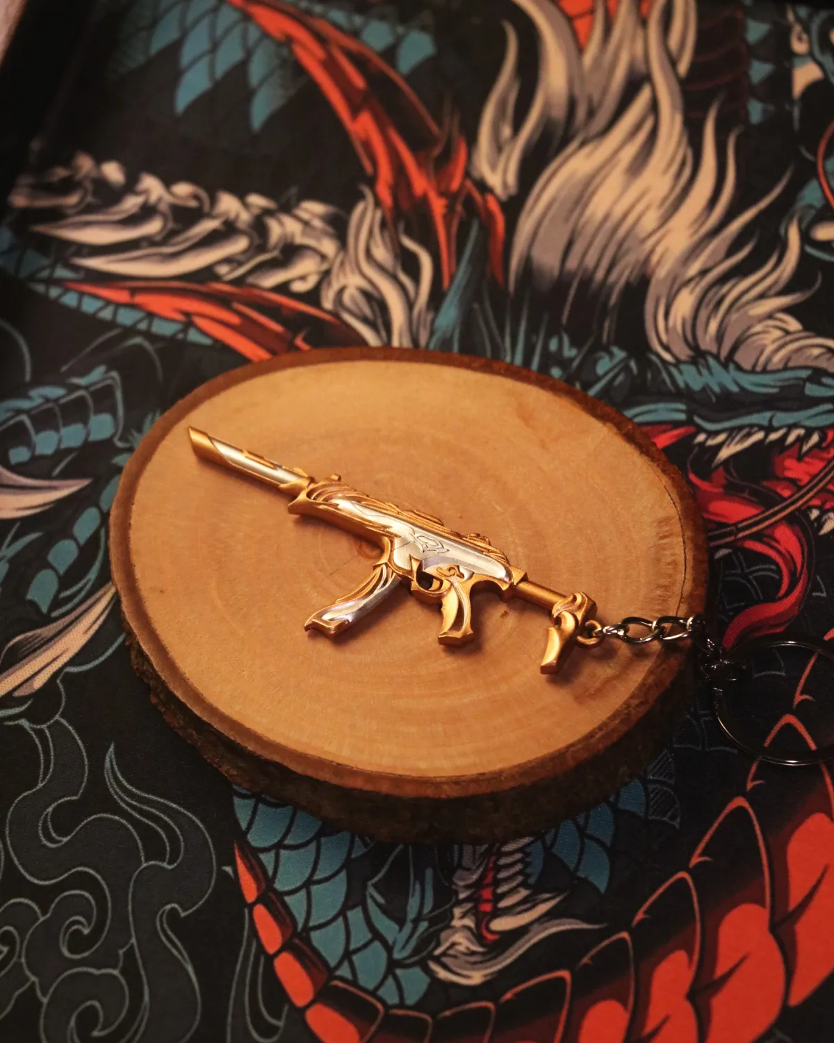 𝗠𝗘𝗧𝗔𝗟 Forsaken Gold Spectre Keychain - Image 1