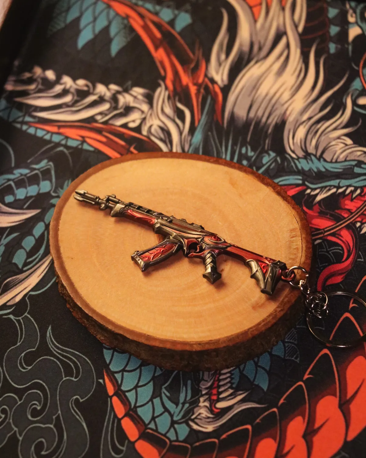 𝗠𝗘𝗧𝗔𝗟 Red Reaver Vandal Keychain - Image 1