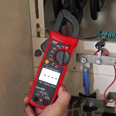 UNI-T UT202+ Digital Clamp Meter | 600A AC | True RMS | 4000 Counts | NCV | Temperature Measurement | CAT III 300V | Model: UT202+_img_4