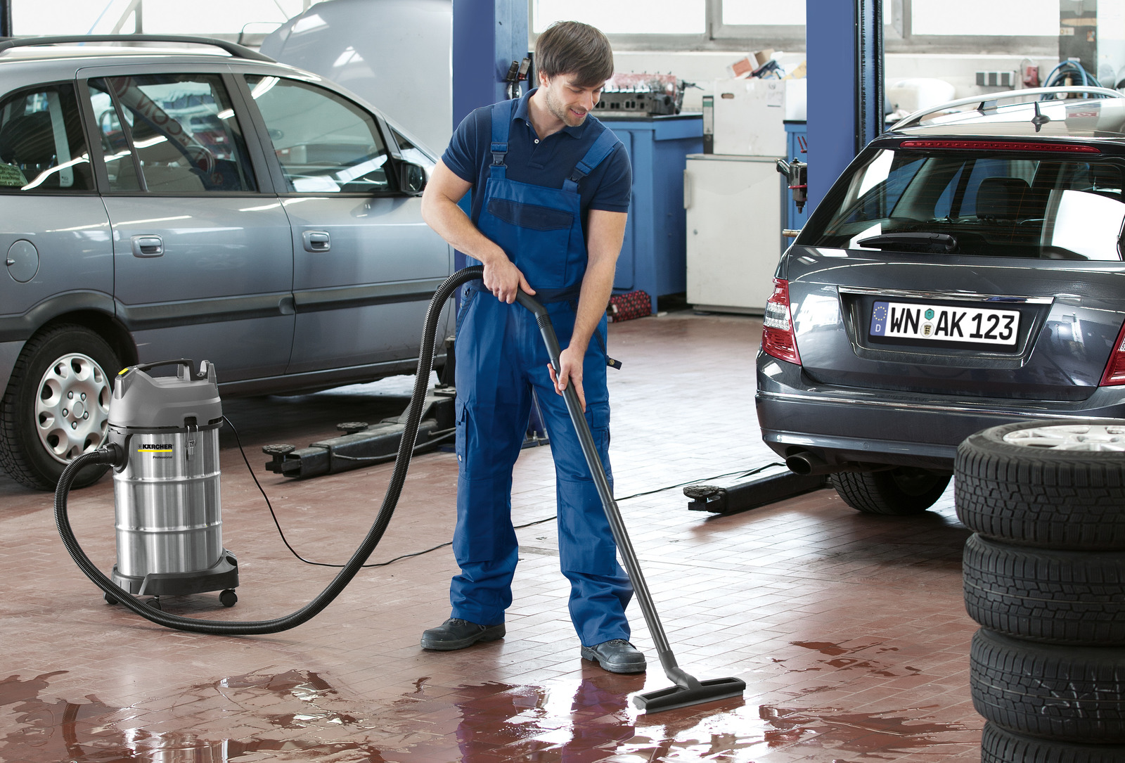 KARCHER NT 38/1 Me Classic Wet and dry vacuum cleaners, 1300W Power, 38L Stainless Steel Tank | Stock No: CN 14285390_img_1