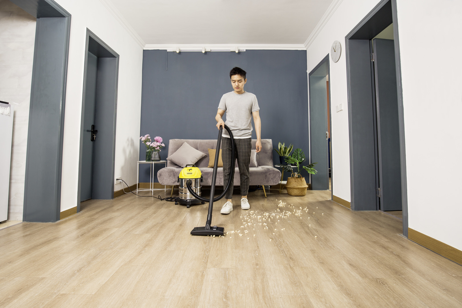 KARCHER WD 1s Classic Wet and Dry Vacuum Cleaner | 1300W Power | 18L Stainless Steel Tank | Stock No: 10983240_img_6