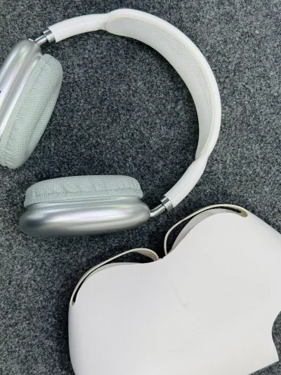 Apple AirPods Max – Premium Over-Ear Headphones_img_1