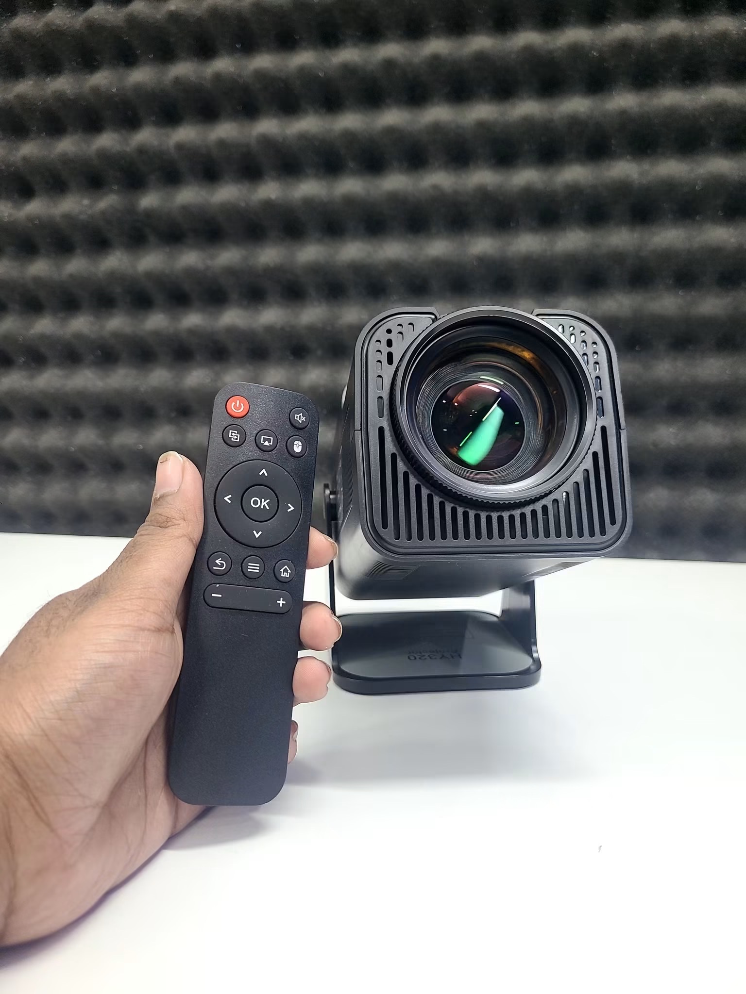 HY320 Smart Android Portable Projector