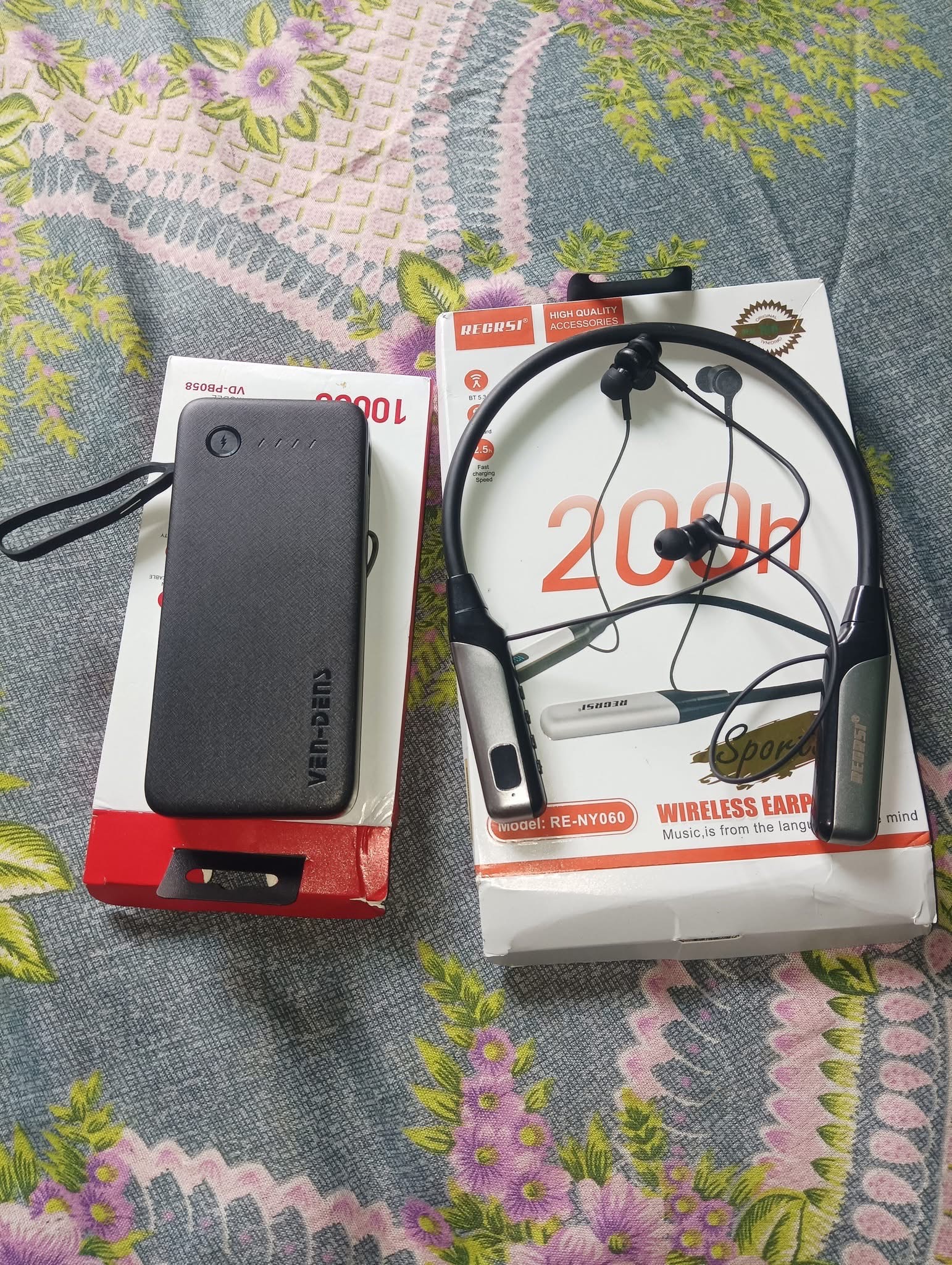 Recrsi RE-NY060 Neckband + Ven-Dens 10000mAh Ultra-Slim Power Bank Combo