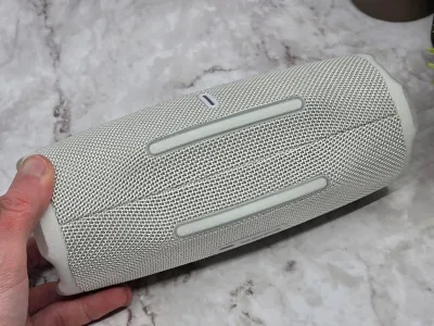 JBL Charge 6 Portable Waterproof Bluetooth Speaker_img_6