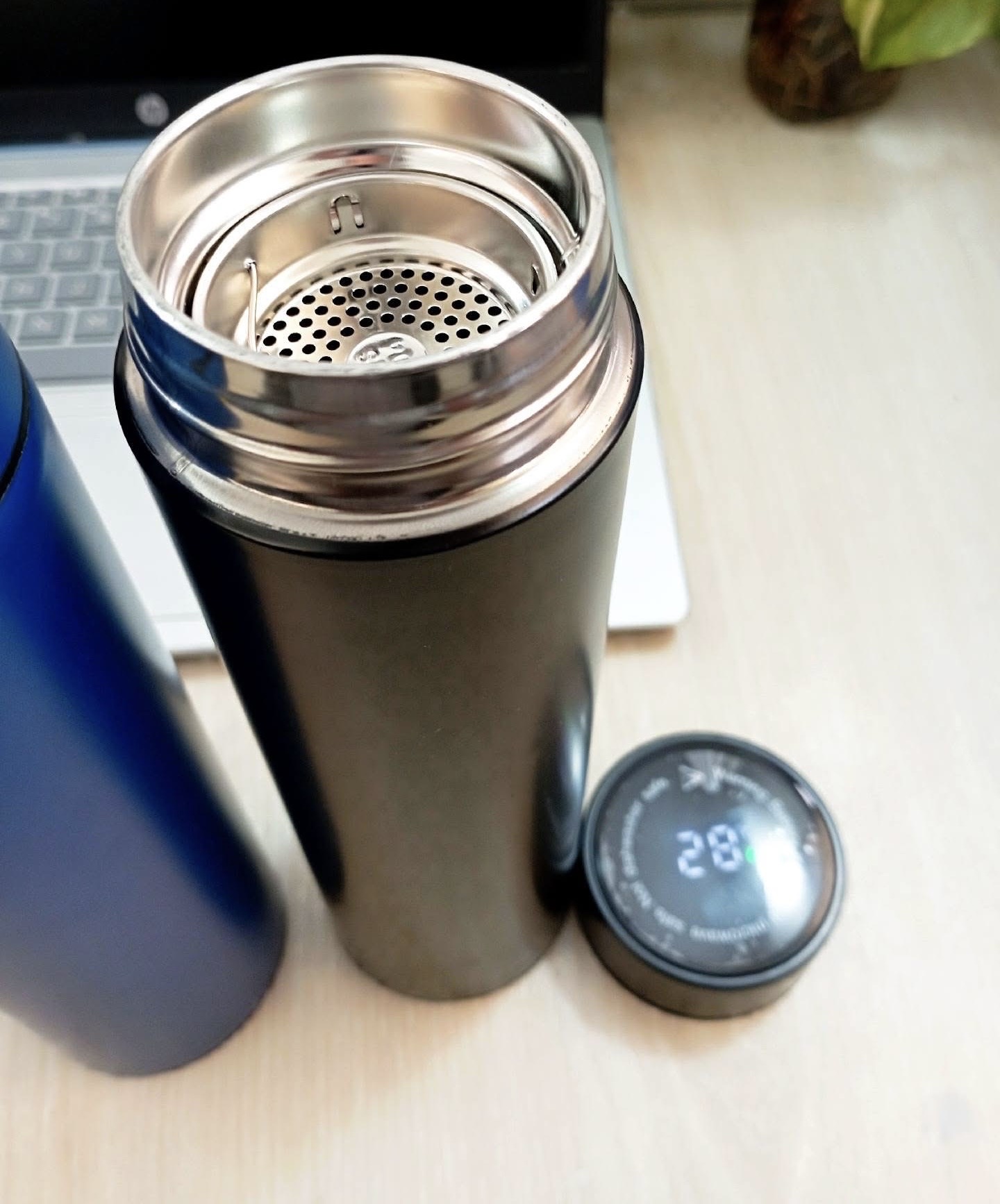 Smart LED Display Water Bottle Feature