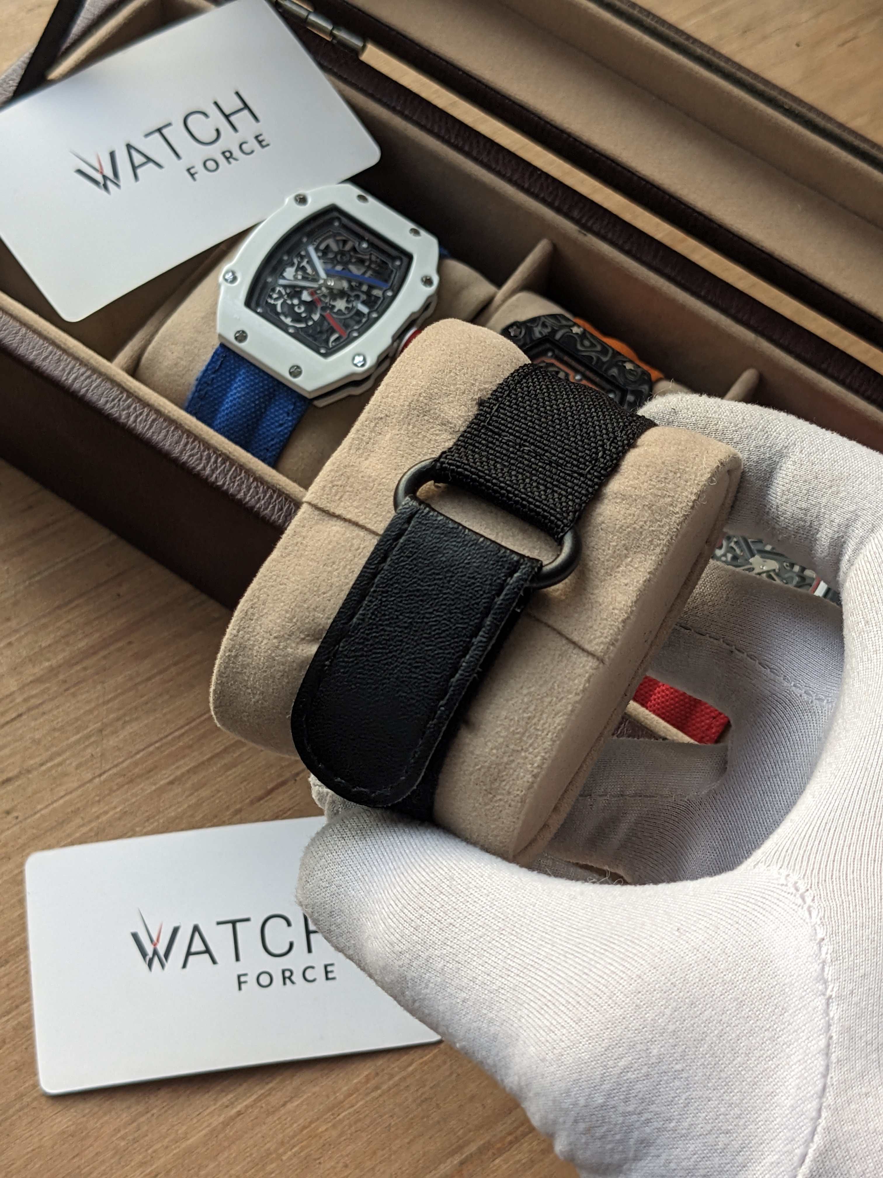 RM White & Black Quartz Watch_img_3