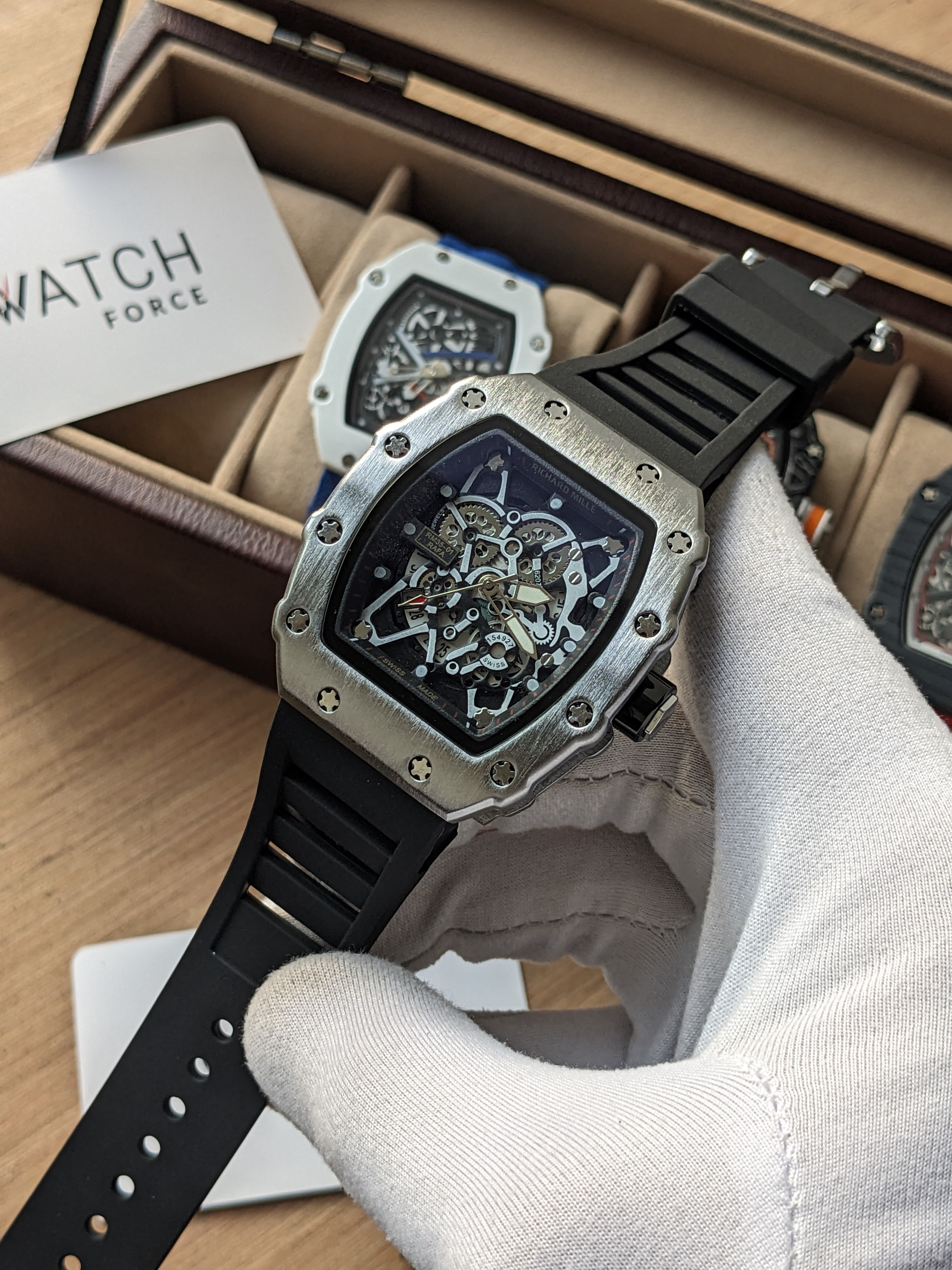 RM Silver Dial Quartz Watch_img_1