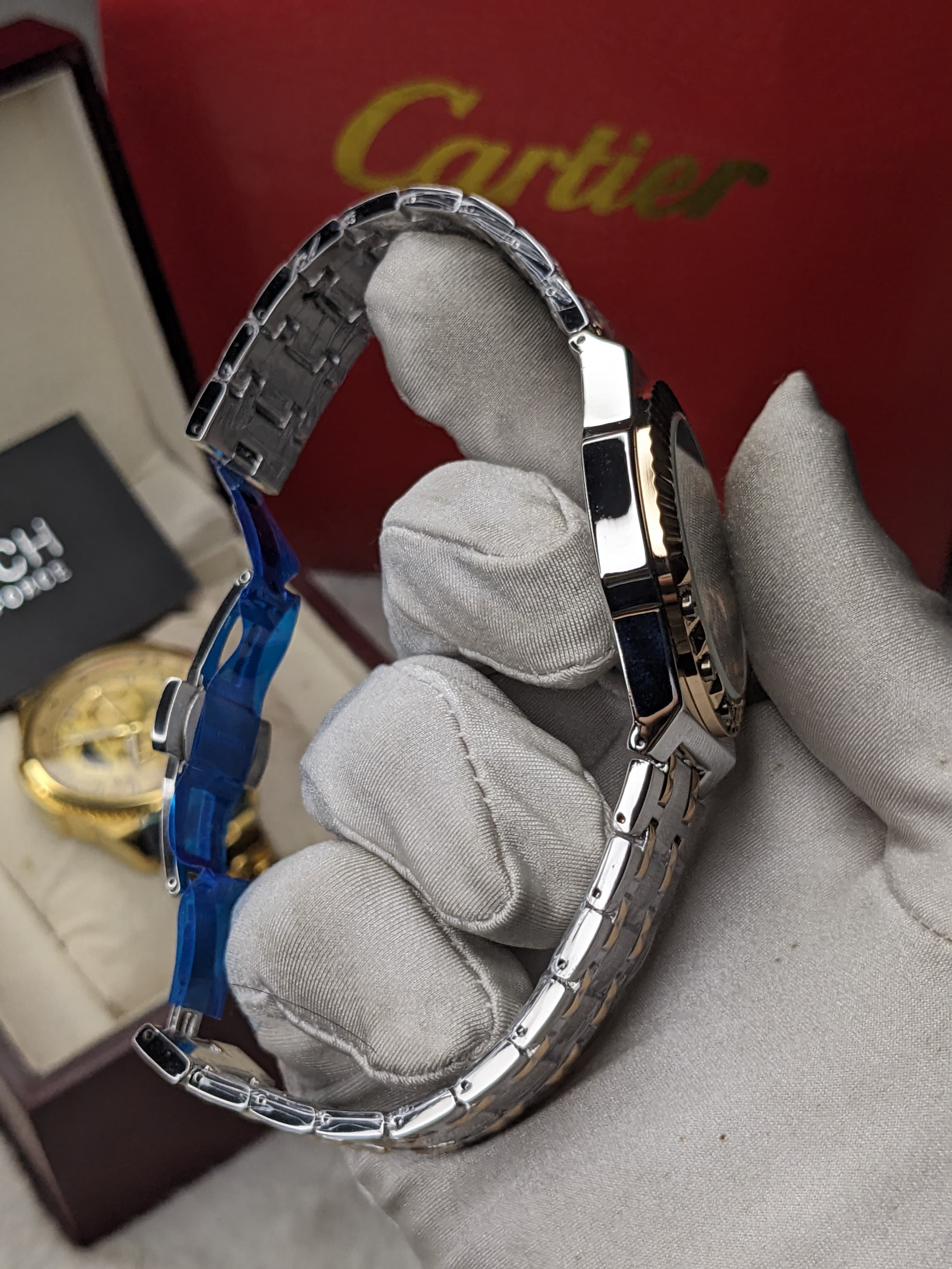 Versace Quartz Watch Silver body Black dial_img_2