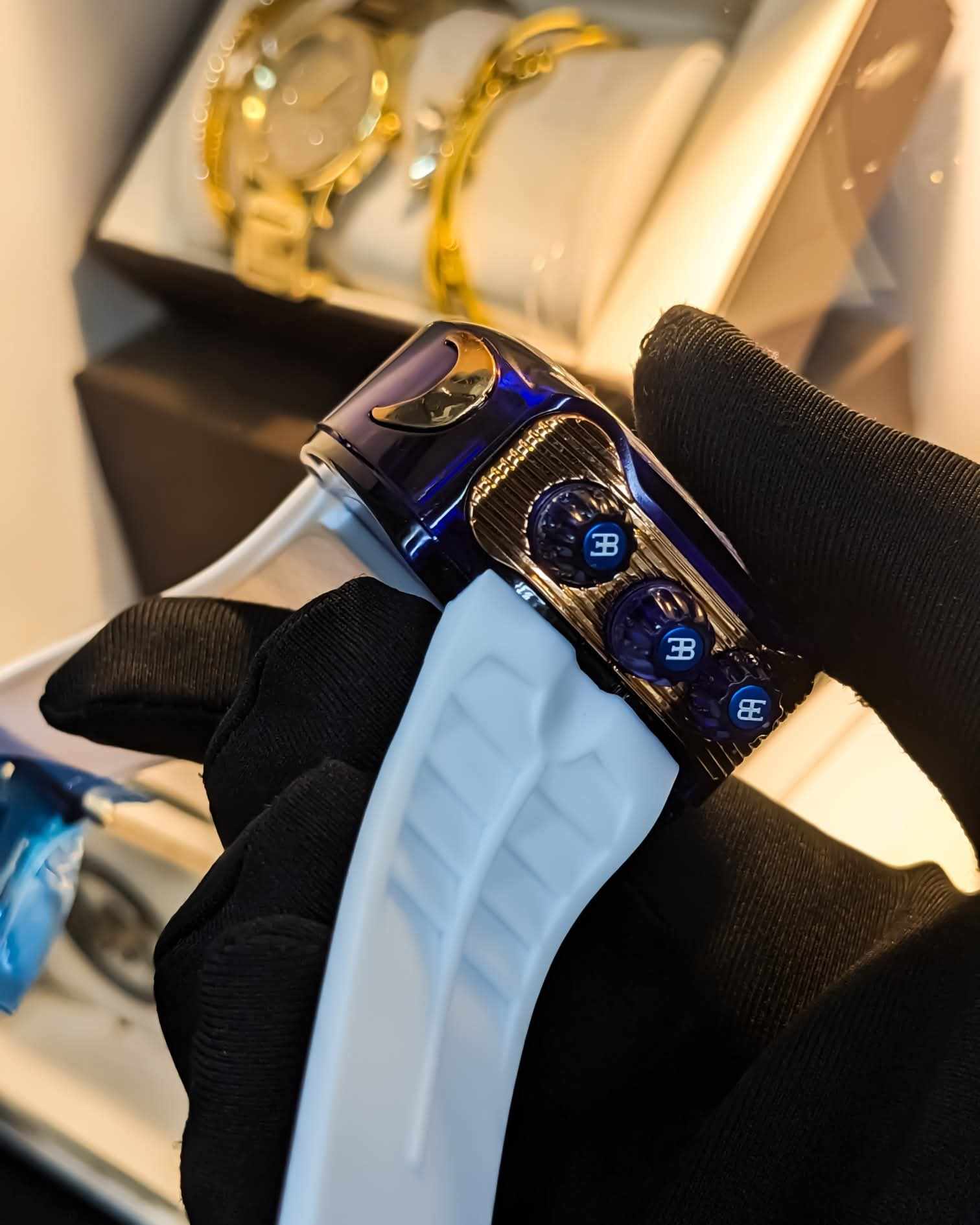 Jacob and Co Bugatti Chiron edition Blue_img_2