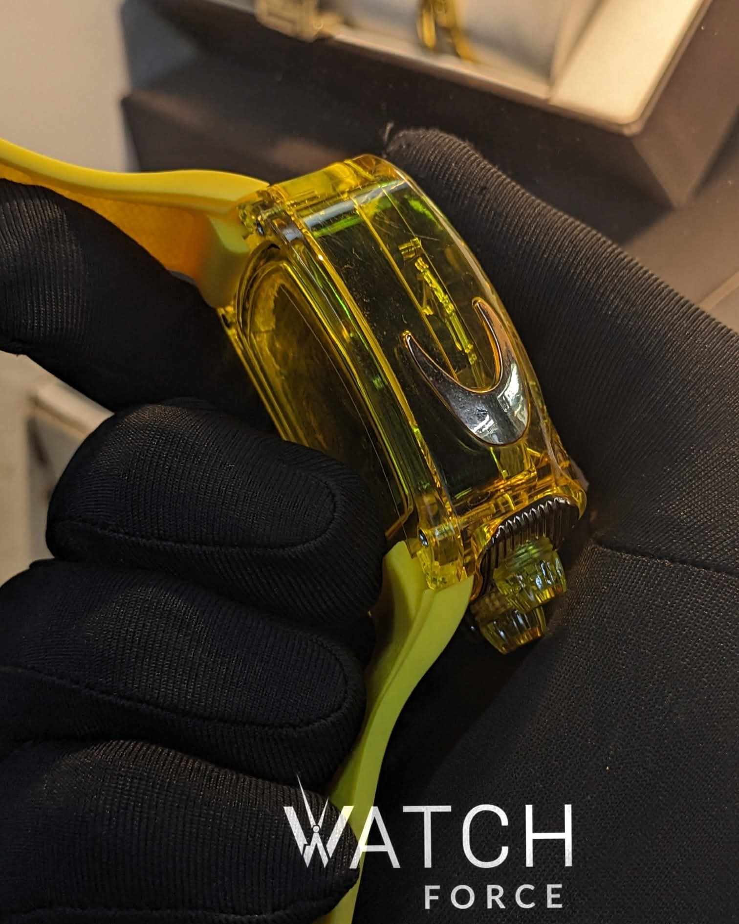 Jacob and Co Bugatti Chiron edition Yellow_img_4