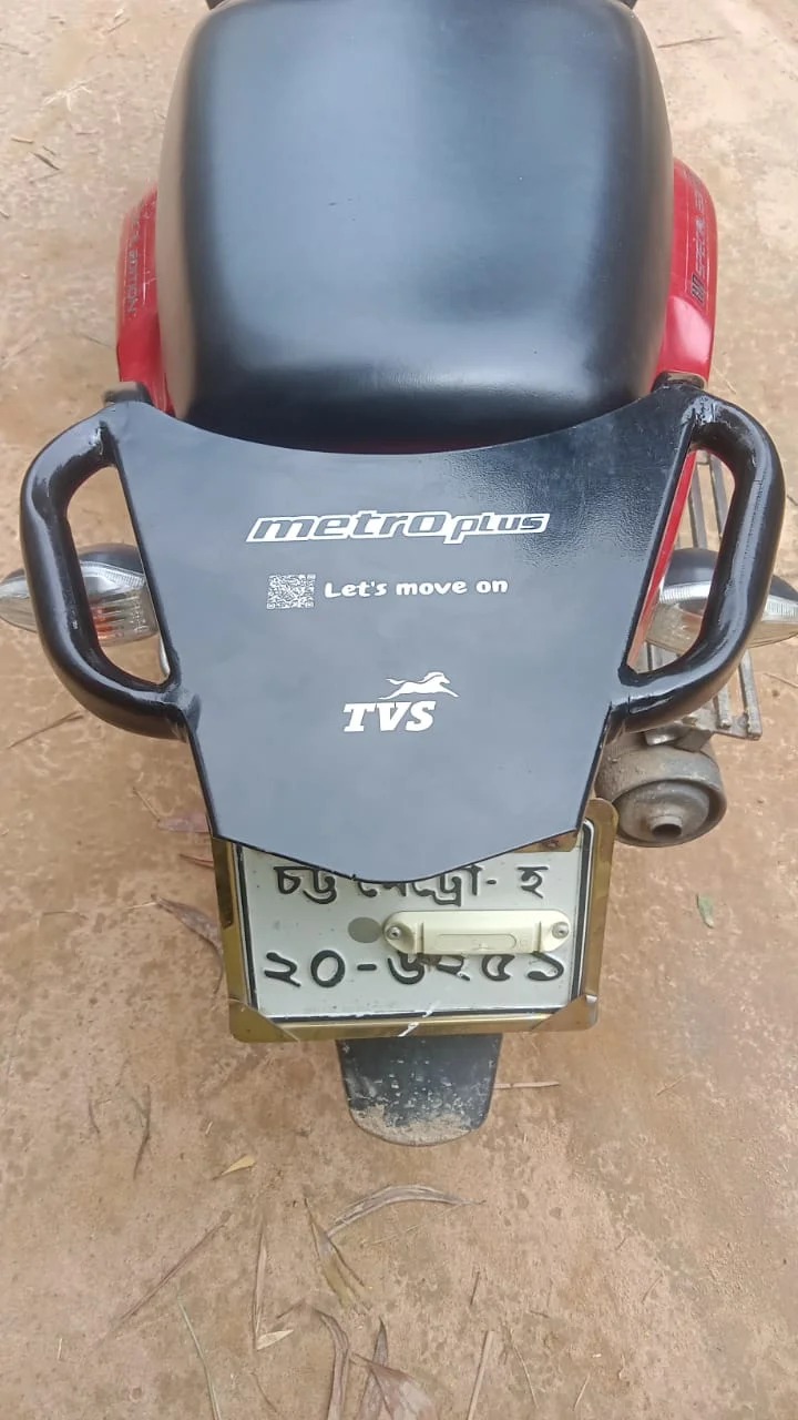 Premium Back Carrier With Handle For TVS Metro Plus_img_3