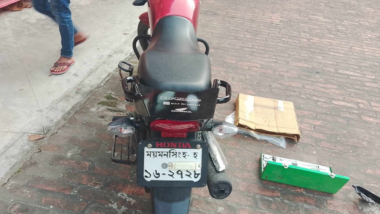 Premium Back Carrier With Handle For Honda Dream 110 & Dream neo_img_6