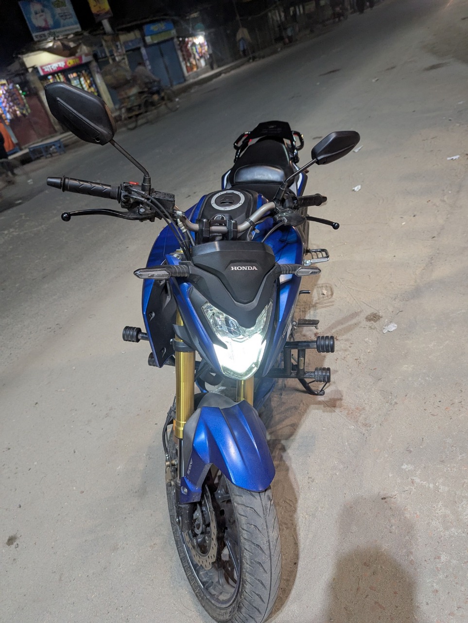 Premium Back Carrier With Handle For Honda Hornet 2.0_img_6