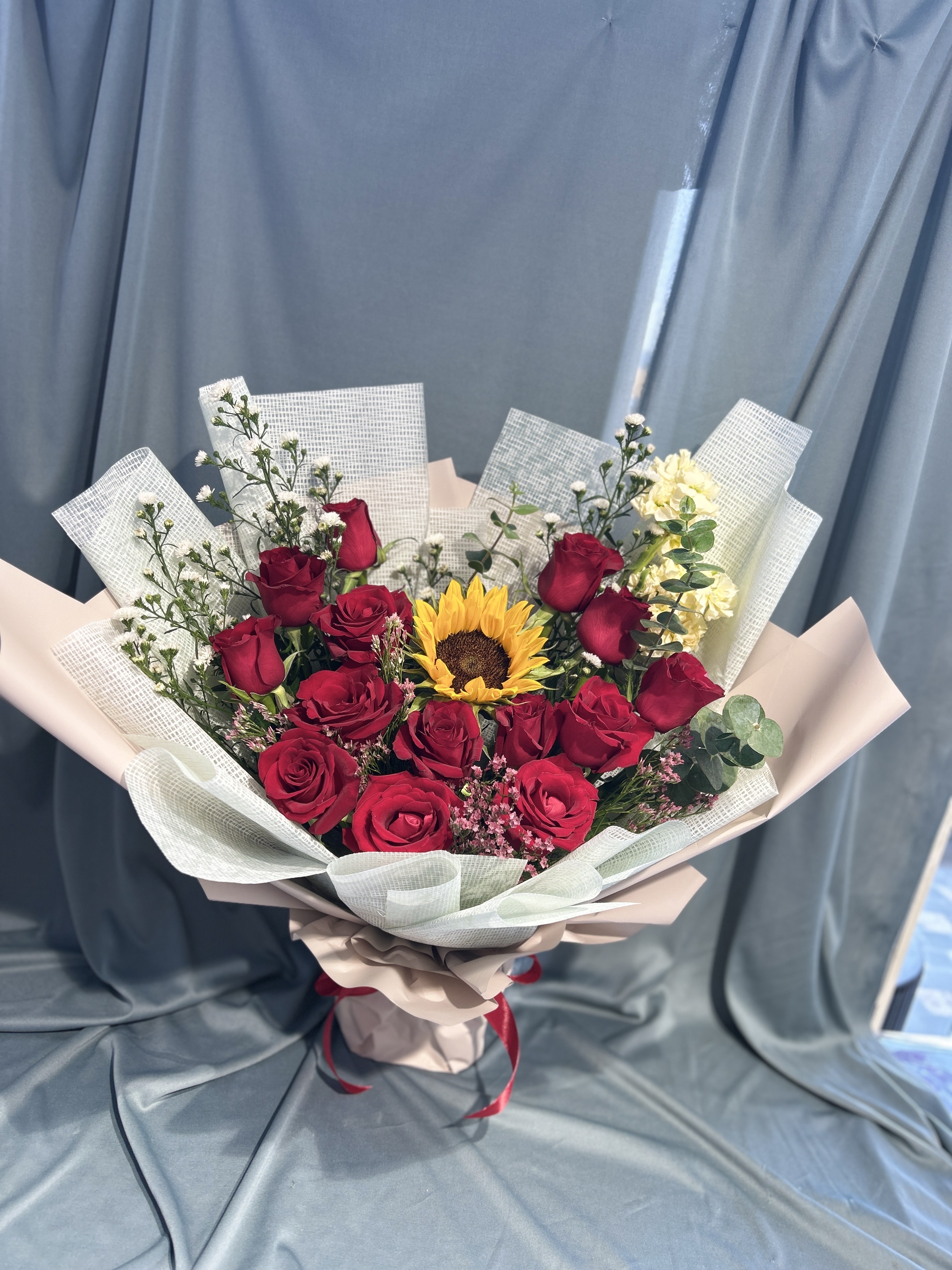 SunfSunflower in Red roses