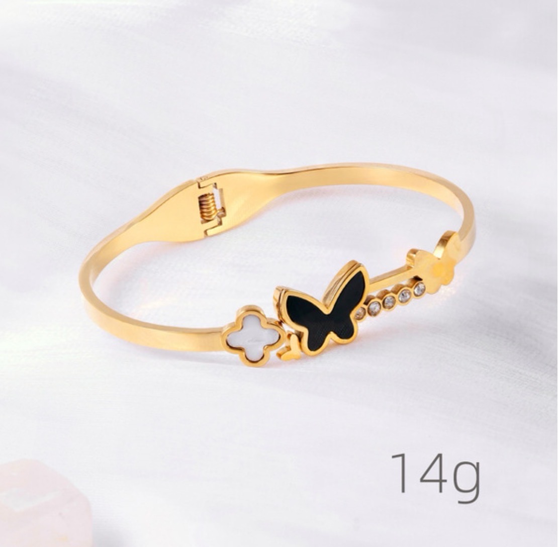 Bl butterfly Wh Clo'ver_img_0
