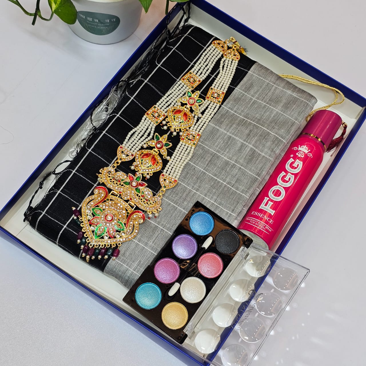 Sharee + Perfume + Neckless Set + Make Up Box Combo_img_0