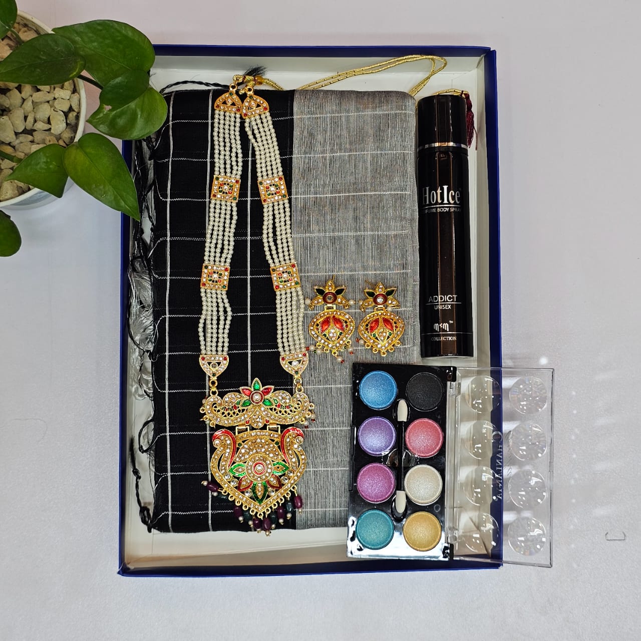 Sharee + Perfume + Neckless Set + Make Up Box Combo_img_1