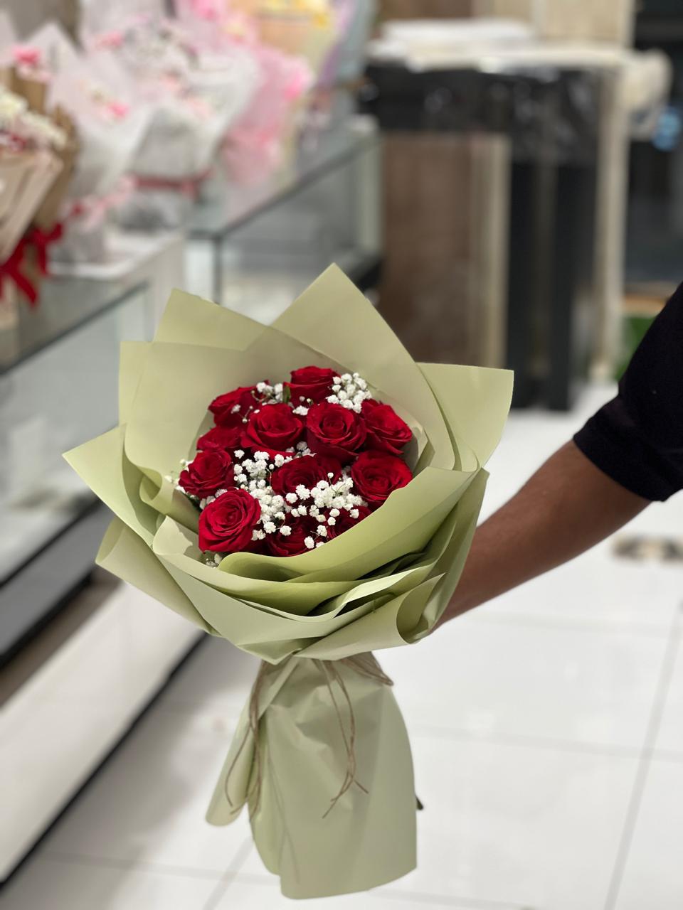 Red roses hand bouquet_img_1