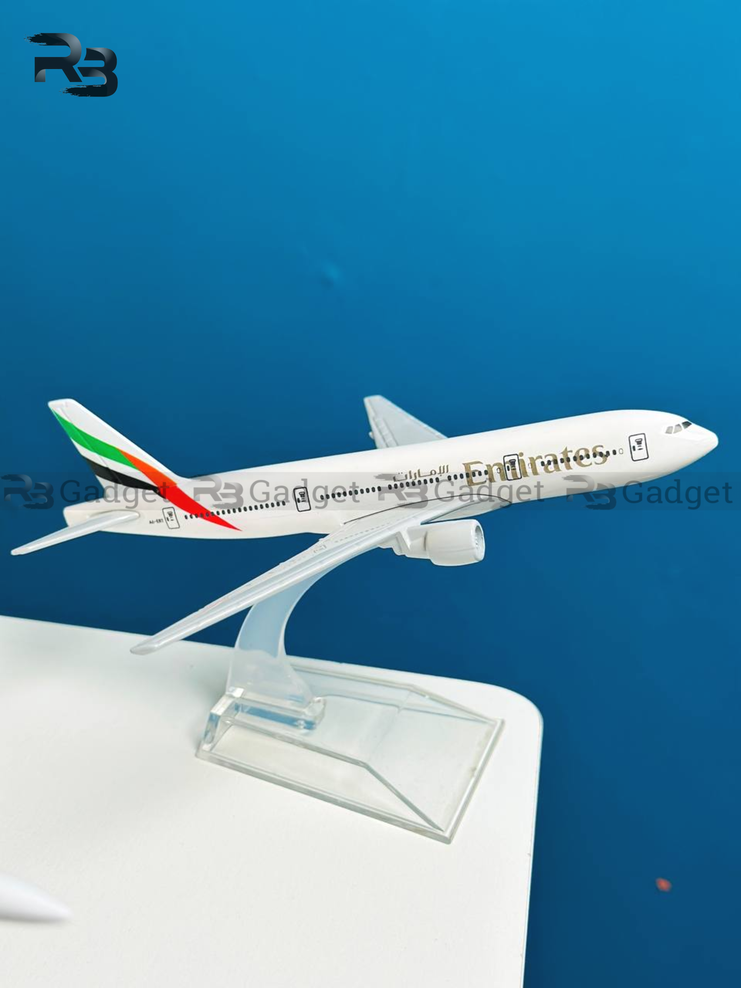 Emirates Airways Boeing 747 Metal Aircraft – 16 cm_img_2