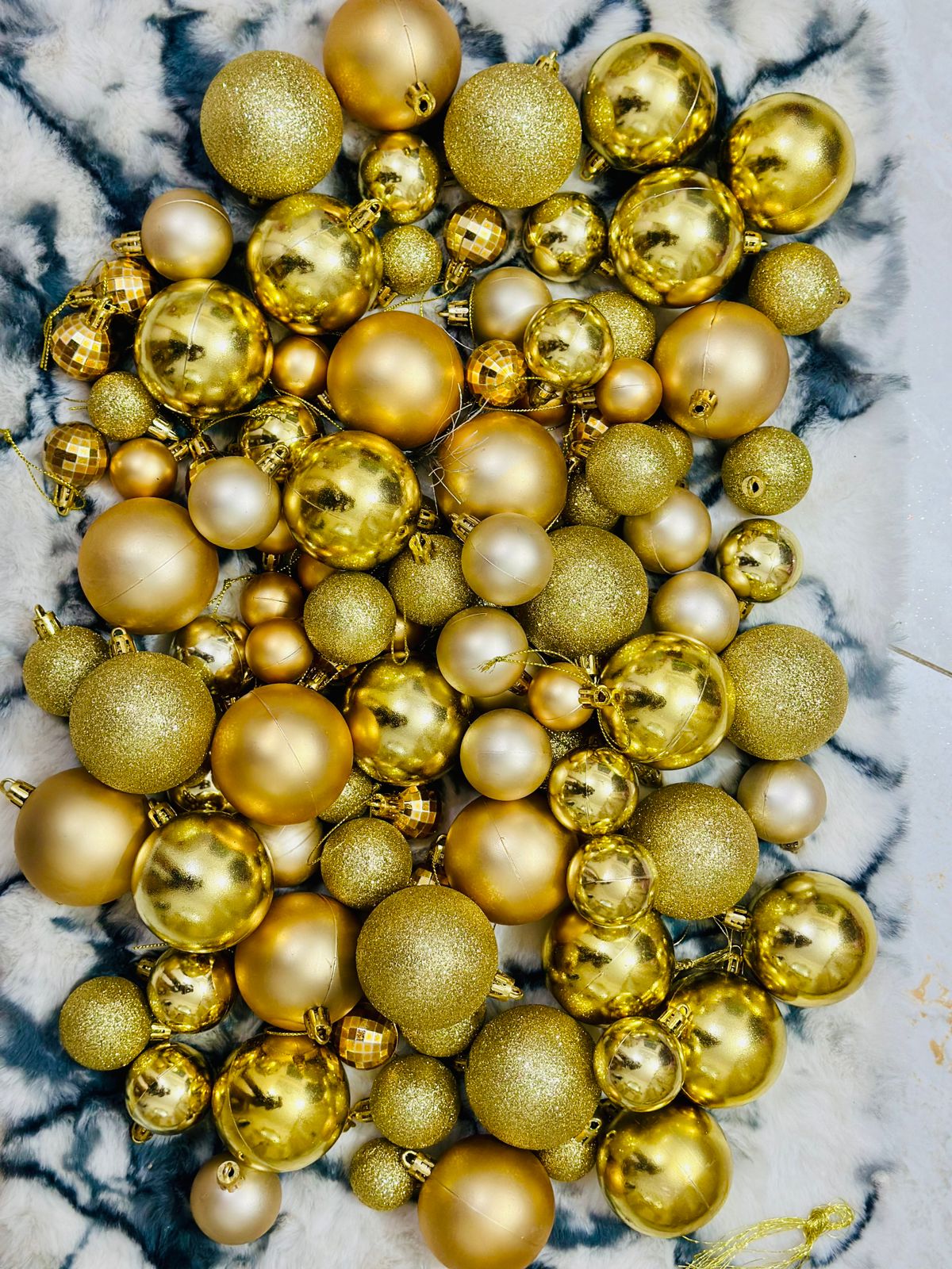 85 pcs Golden  Christmas ball ornaments