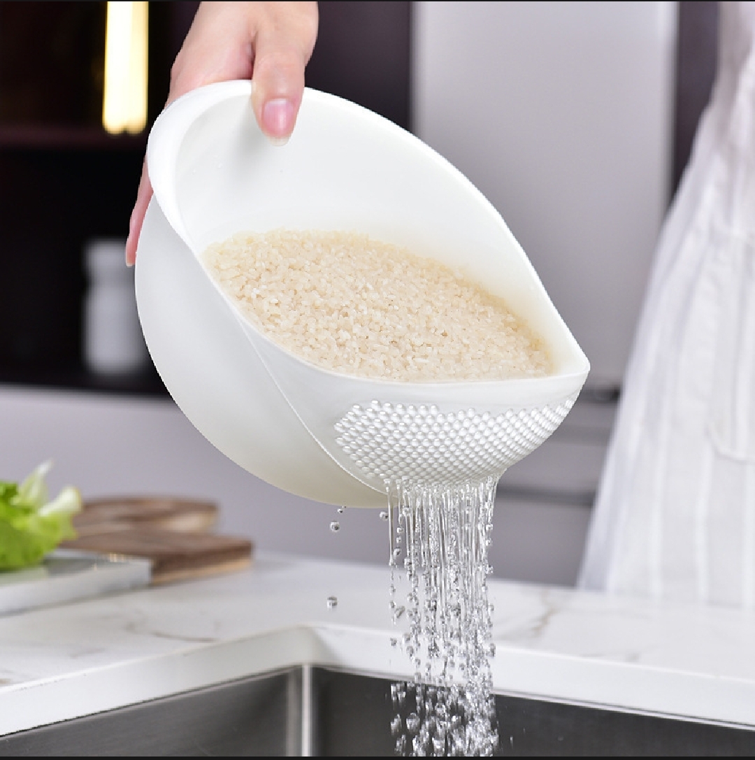 01 pcs Perfect Plastic Washing Bowl For Rice Vegetables Fruits Container 2 in 1 Plastic Rice Washer Strainer and Colander