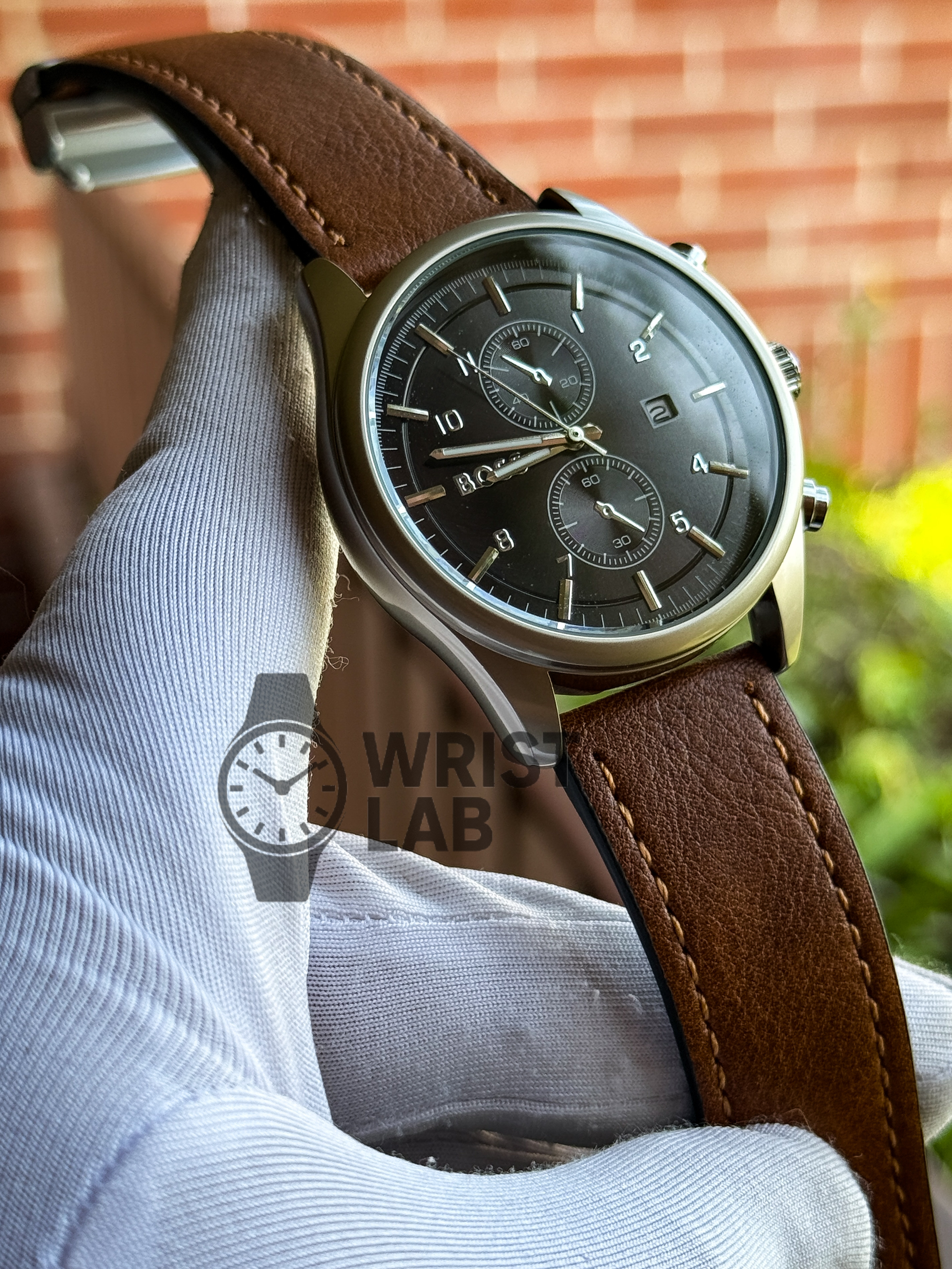 BOSS MAGNETIC WATCH LIGHT BROWN BELT SILVER CASE_img_0
