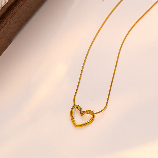 Hollow heart neckpiece_img_7