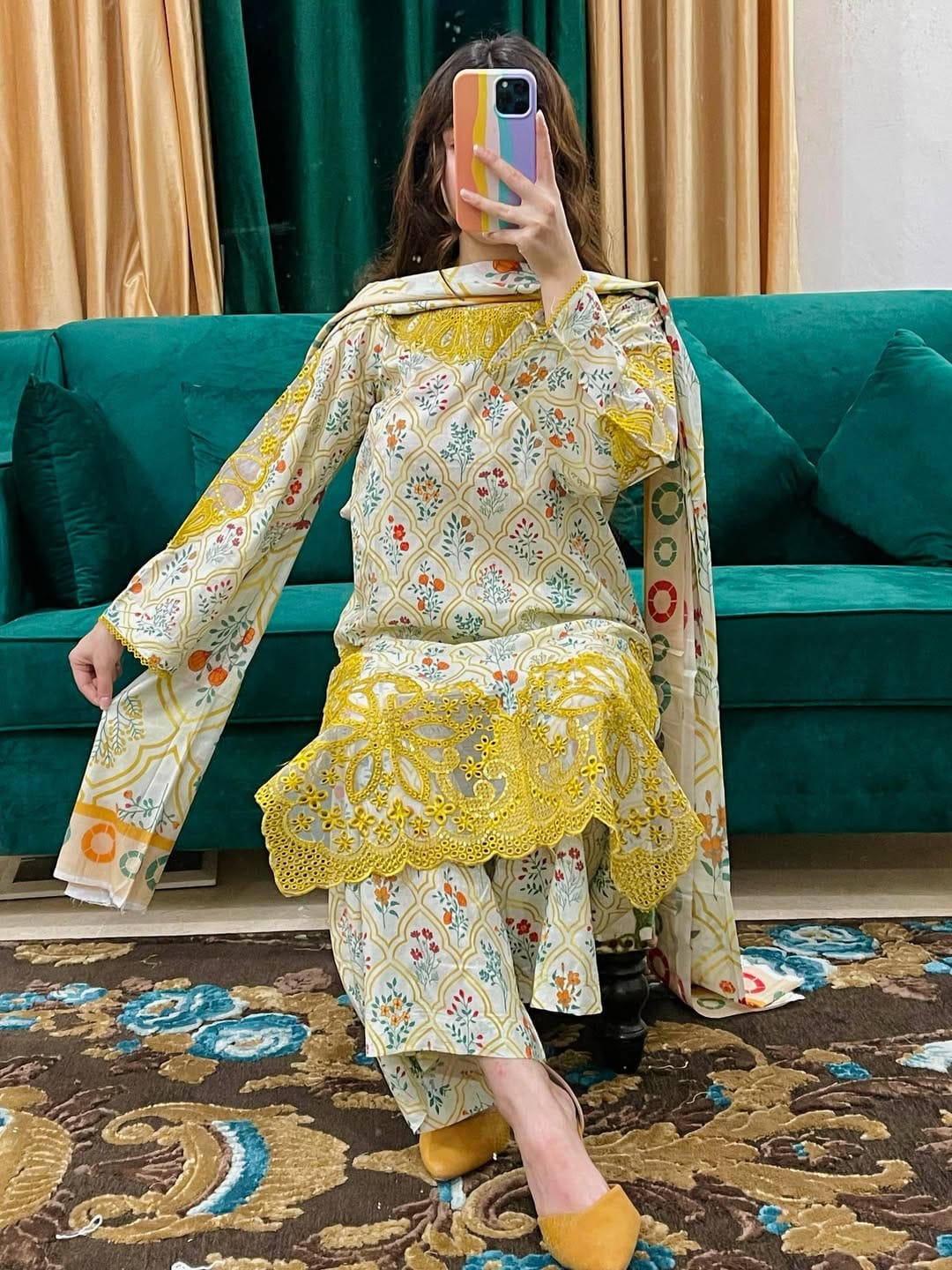 Beautiful Cutwork Embroidered Work kurta thumbnail 4