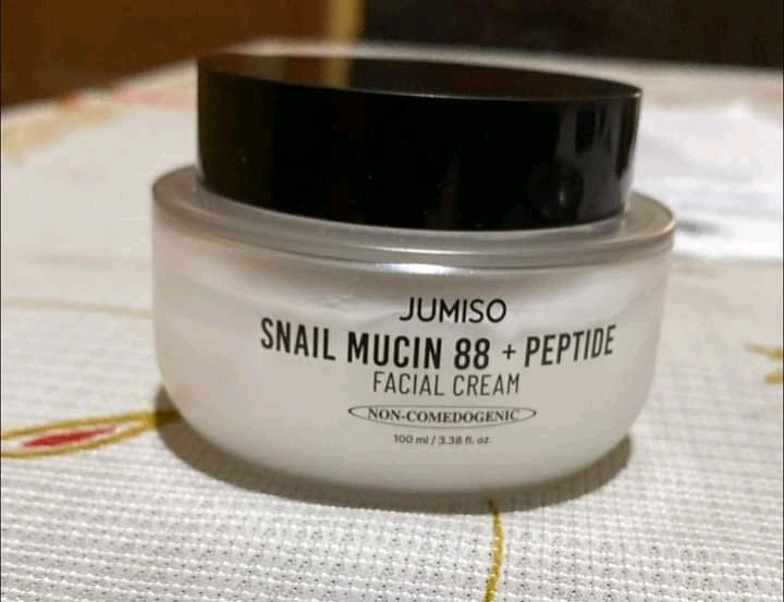 🌸 Jumiso Snail Mucin 88 + Peptide Facial Cream