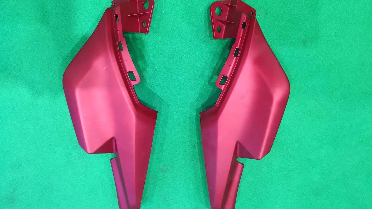 Back Panel for Yamaha FZS V3 (Mat Red) bike. thumbnail 3