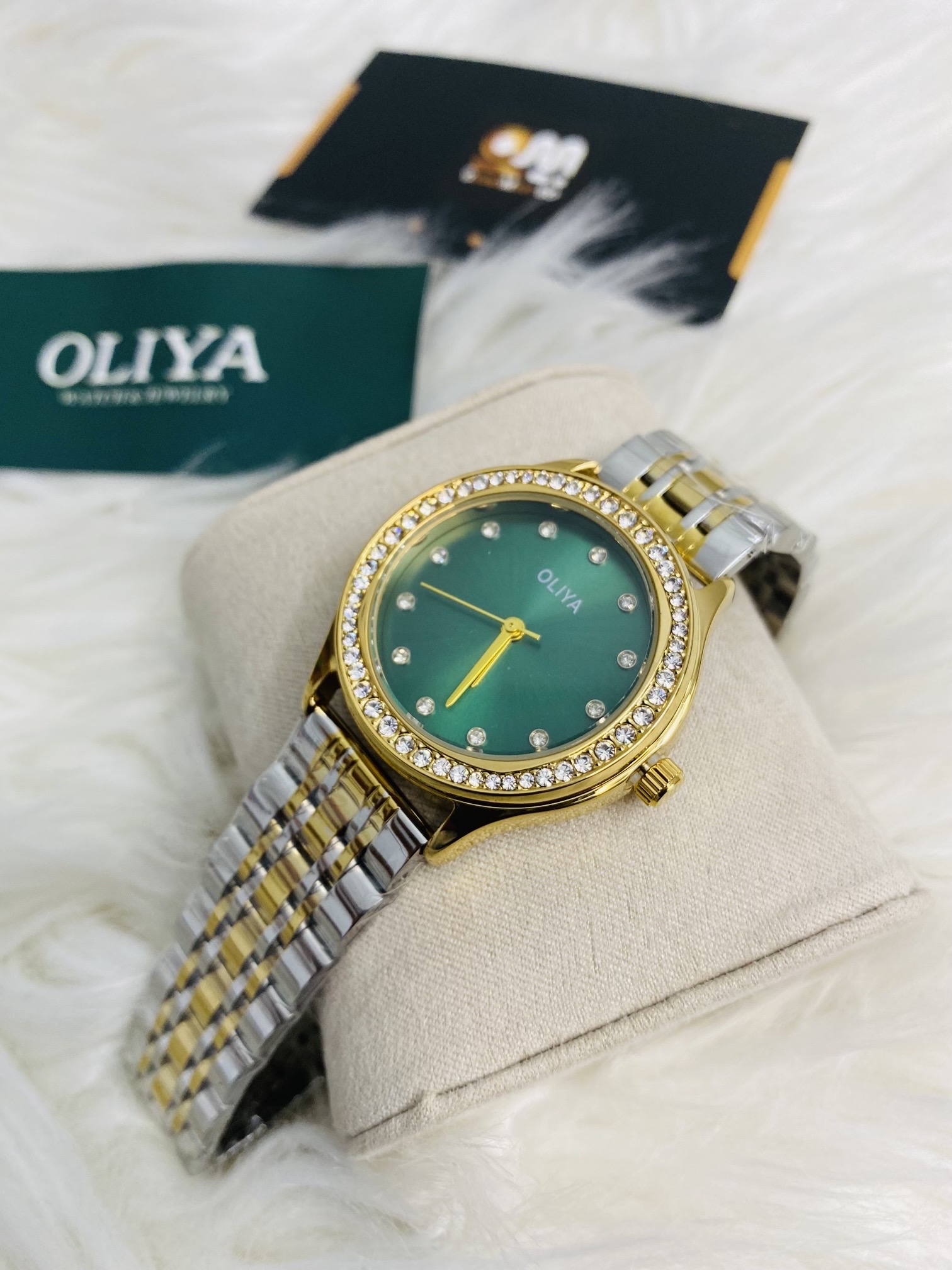 Oliya Girls  901 M
