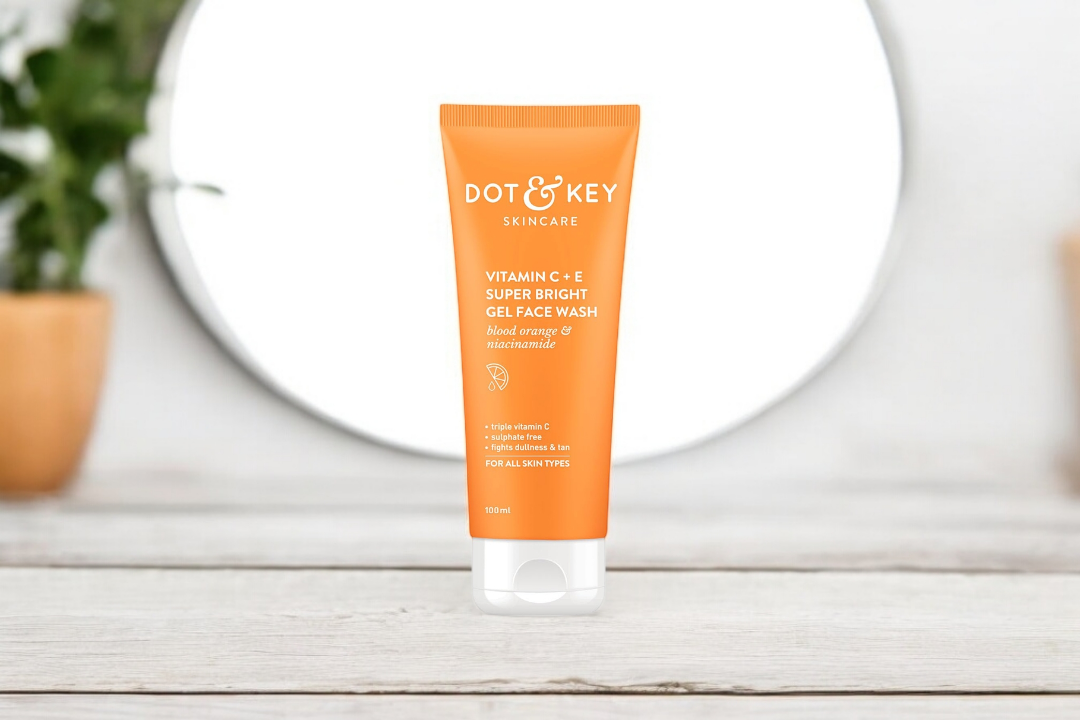 Dot & Key Vitamin C + E Super Bright Gel Face Wash 100ml_img_0