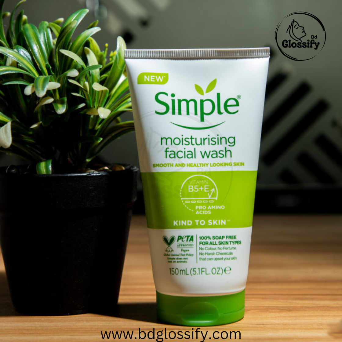 Simple Moisturizing Facial Wash thumbnail 2