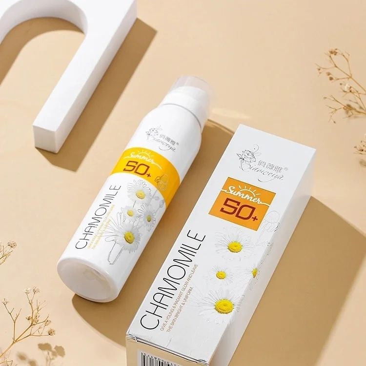 Chamomile Whitening Spray Sunscreen With Spf 50+