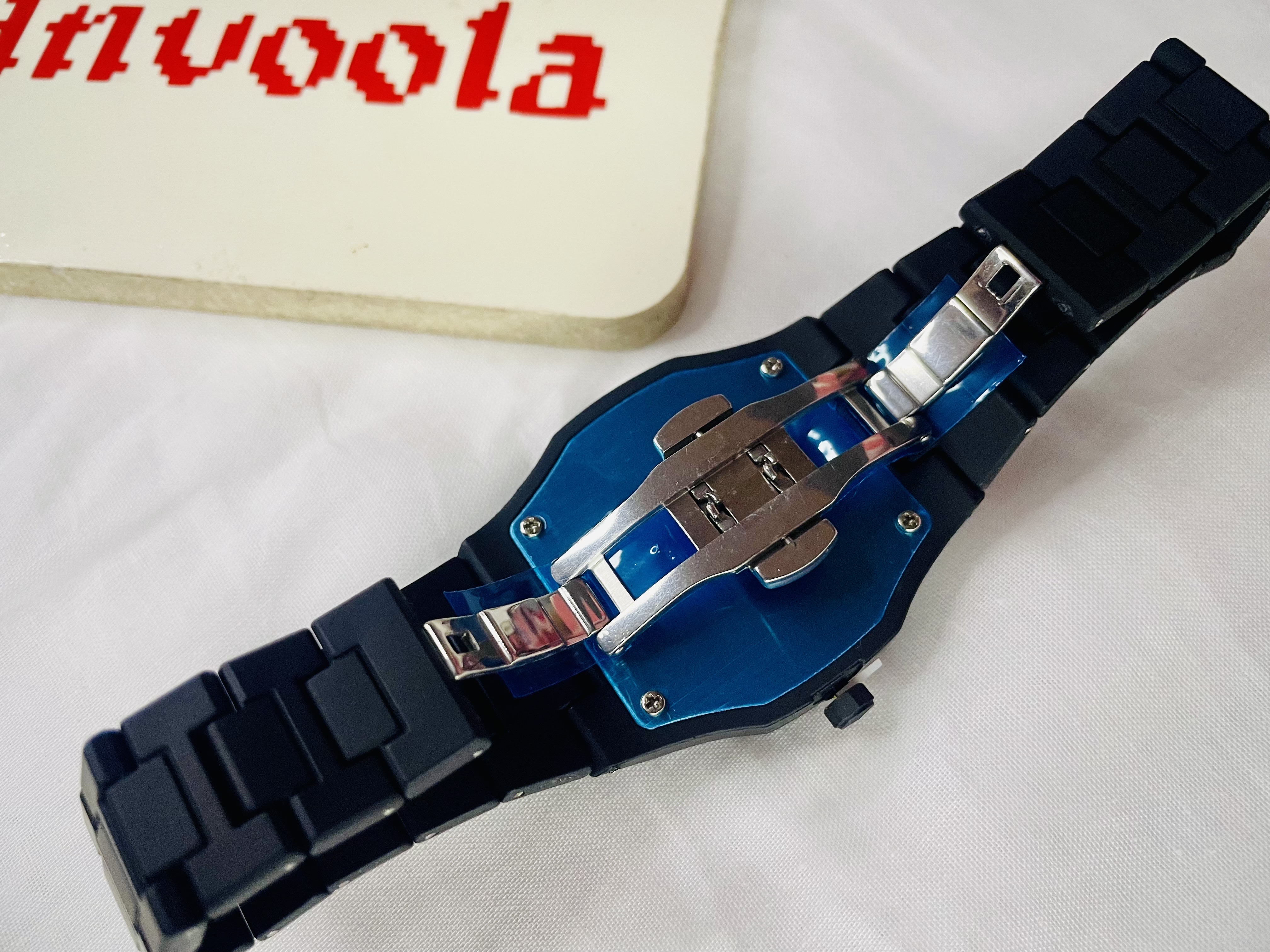 Arabic White & Black Aura Watch thumbnail 3