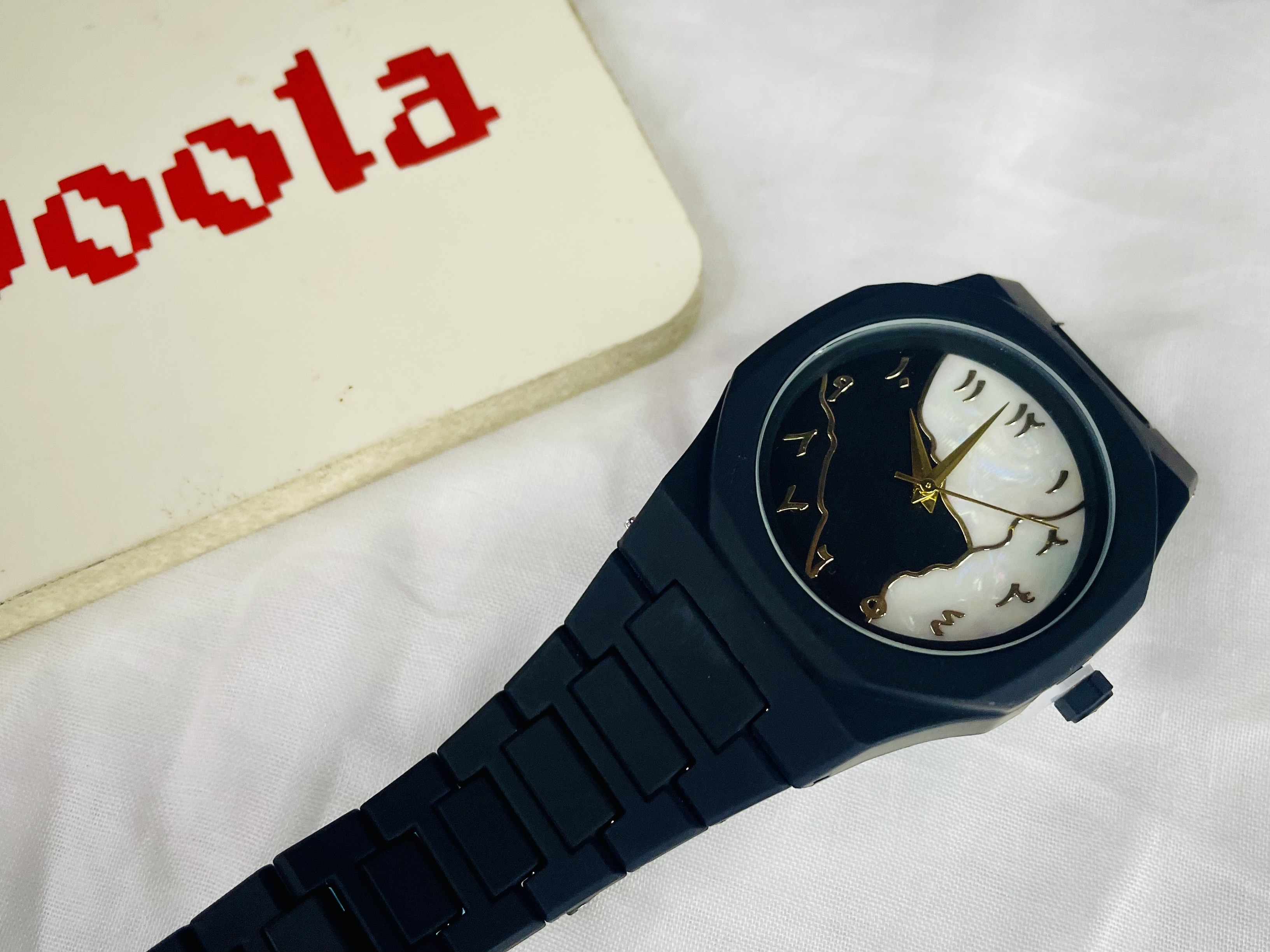 Arabic White & Black Aura Watch thumbnail 4