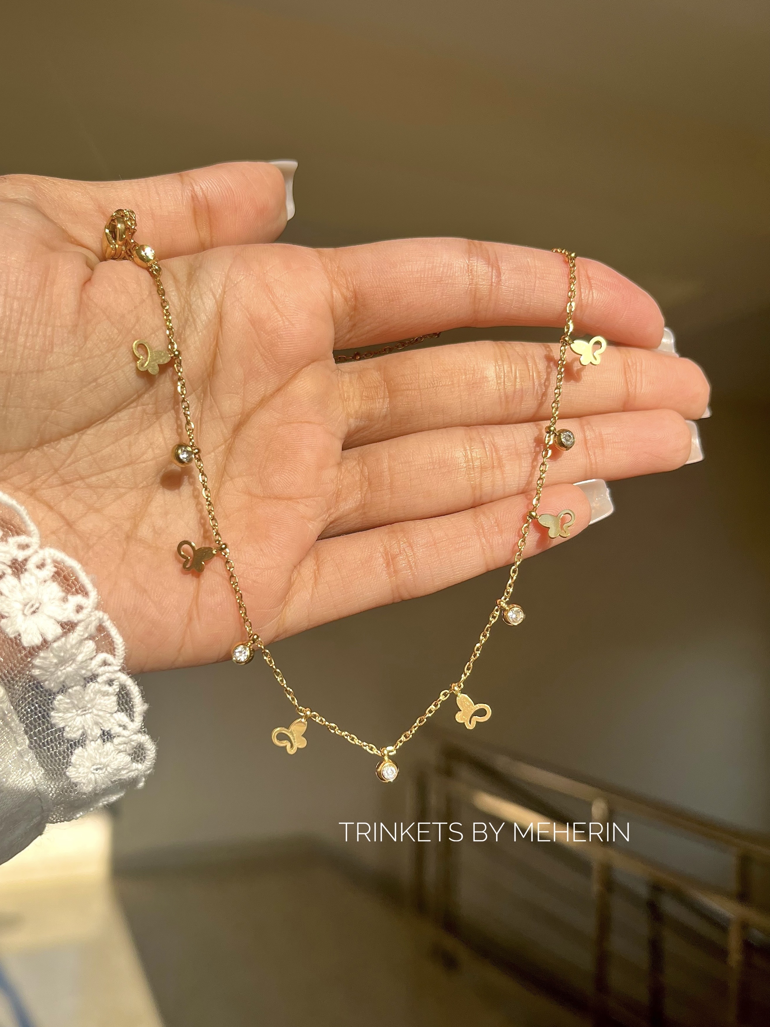 Butterfly hollow charm neckpiece_img_0