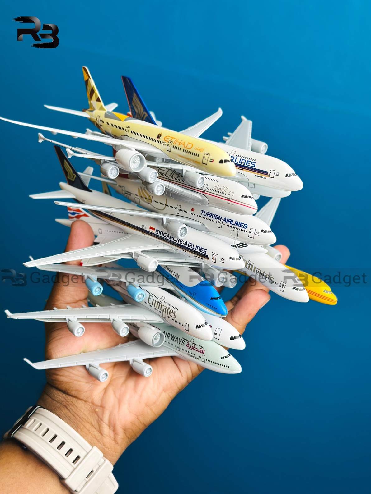 Emirates Airways Boeing 747 Metal Aircraft – 16 cm_img_4